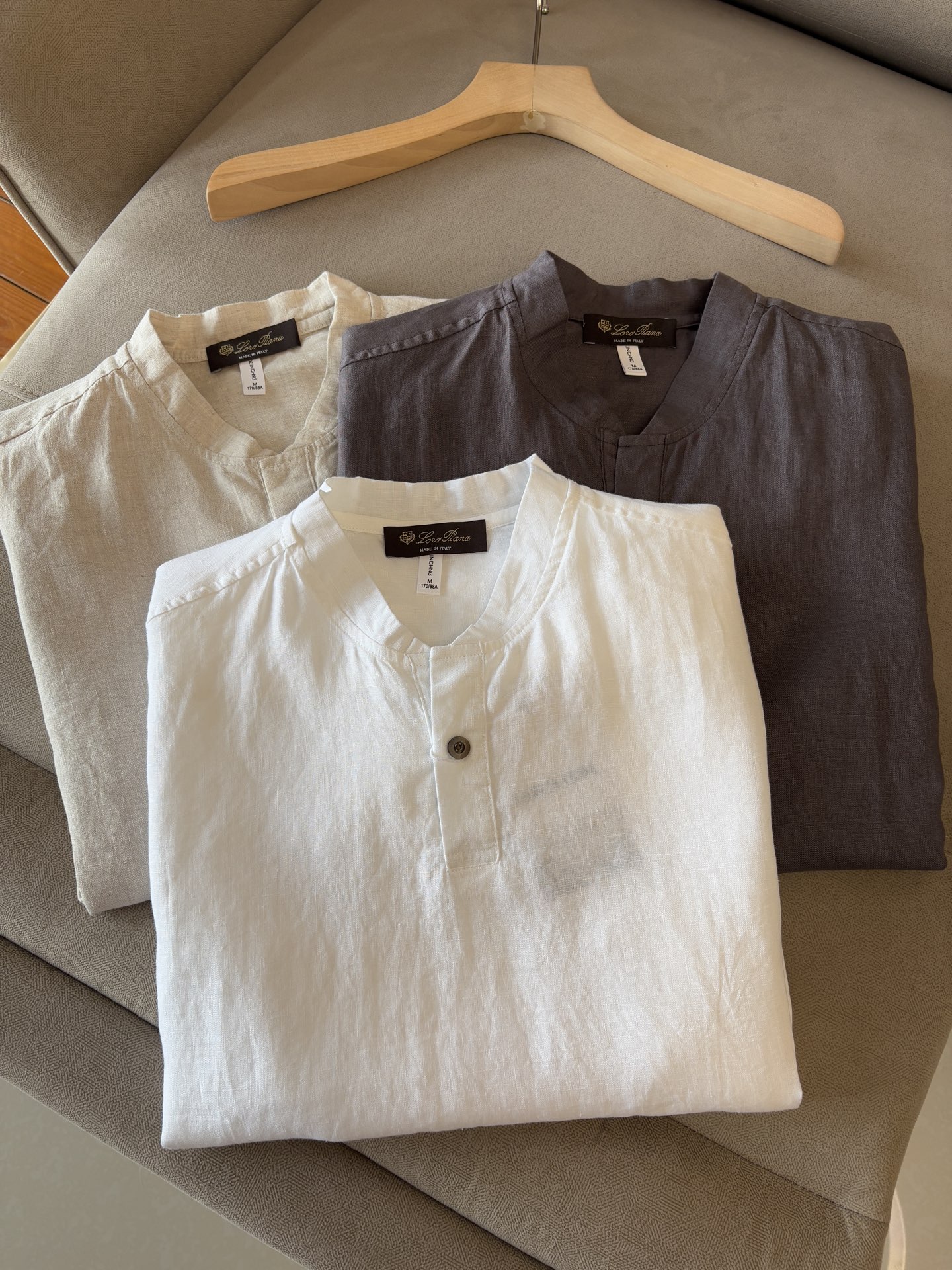 NO:470266,LP New pure linen simple versatile pullover casual shirt, comfortable and breathable fabric & fashionable versatile color white, original titanium color, carbon gray Size M-3XL, loro piana, alexander wang19860909LP 年夏季新款纯亚麻简约百搭套头休闲衬衣,面料舒适透气&时尚百搭 颜色白色、原麻色、碳灰色 尺码M-3XL,,loro piana,alexander wang,Men's clothing