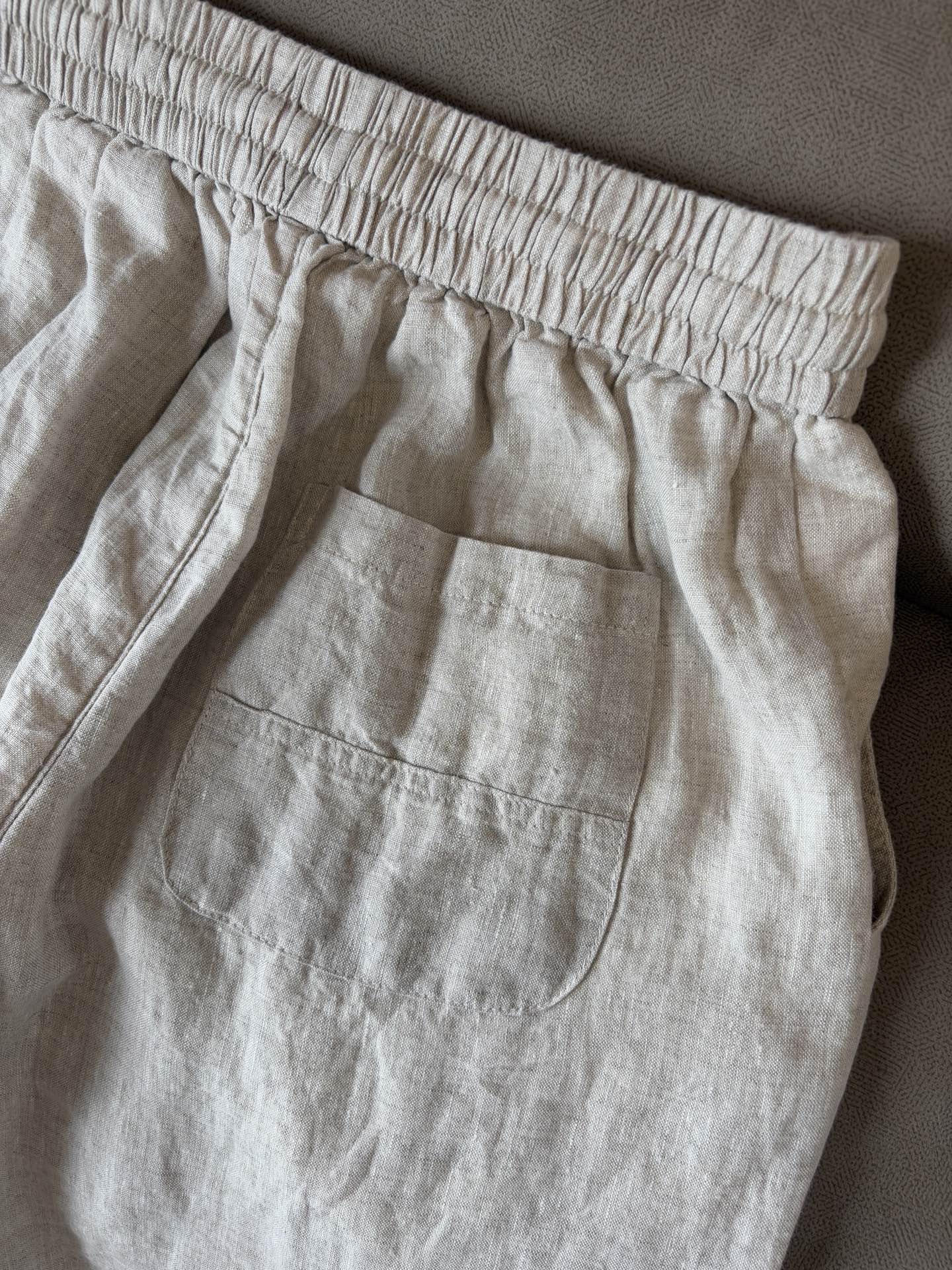 lP🆕年夏季新款100%纯亚麻简约百搭薄款透气休闲五分裤👖，面料柔软舒适透气&休闲百搭颜色：白色、黑色、