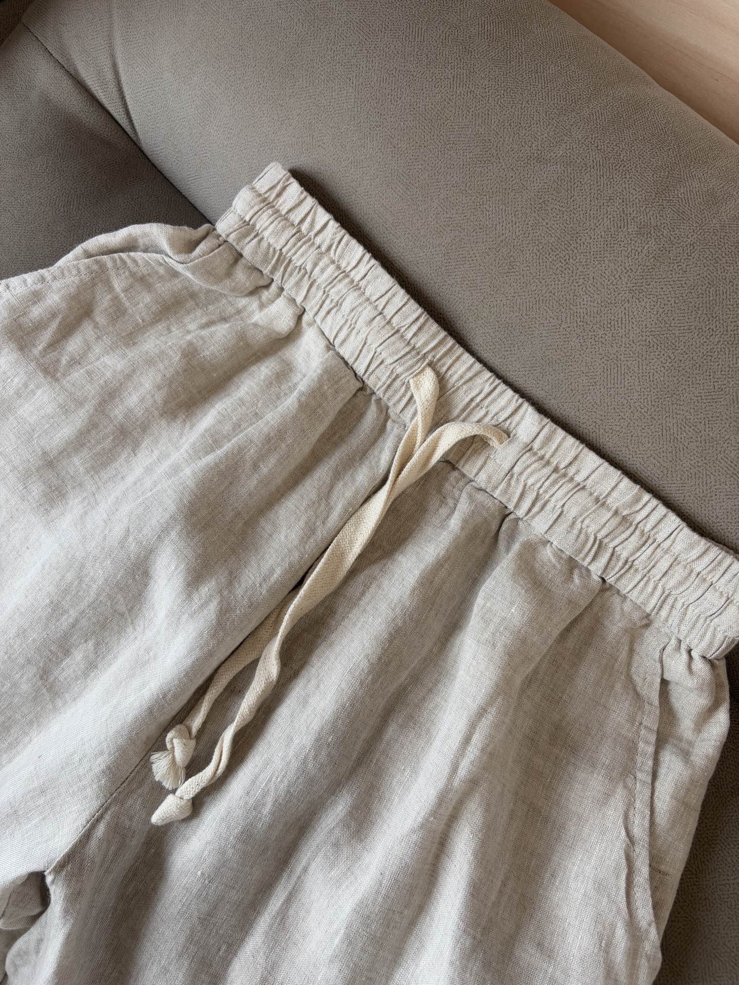 lP🆕年夏季新款100%纯亚麻简约百搭薄款透气休闲五分裤👖，面料柔软舒适透气&休闲百搭颜色：白色、黑色、