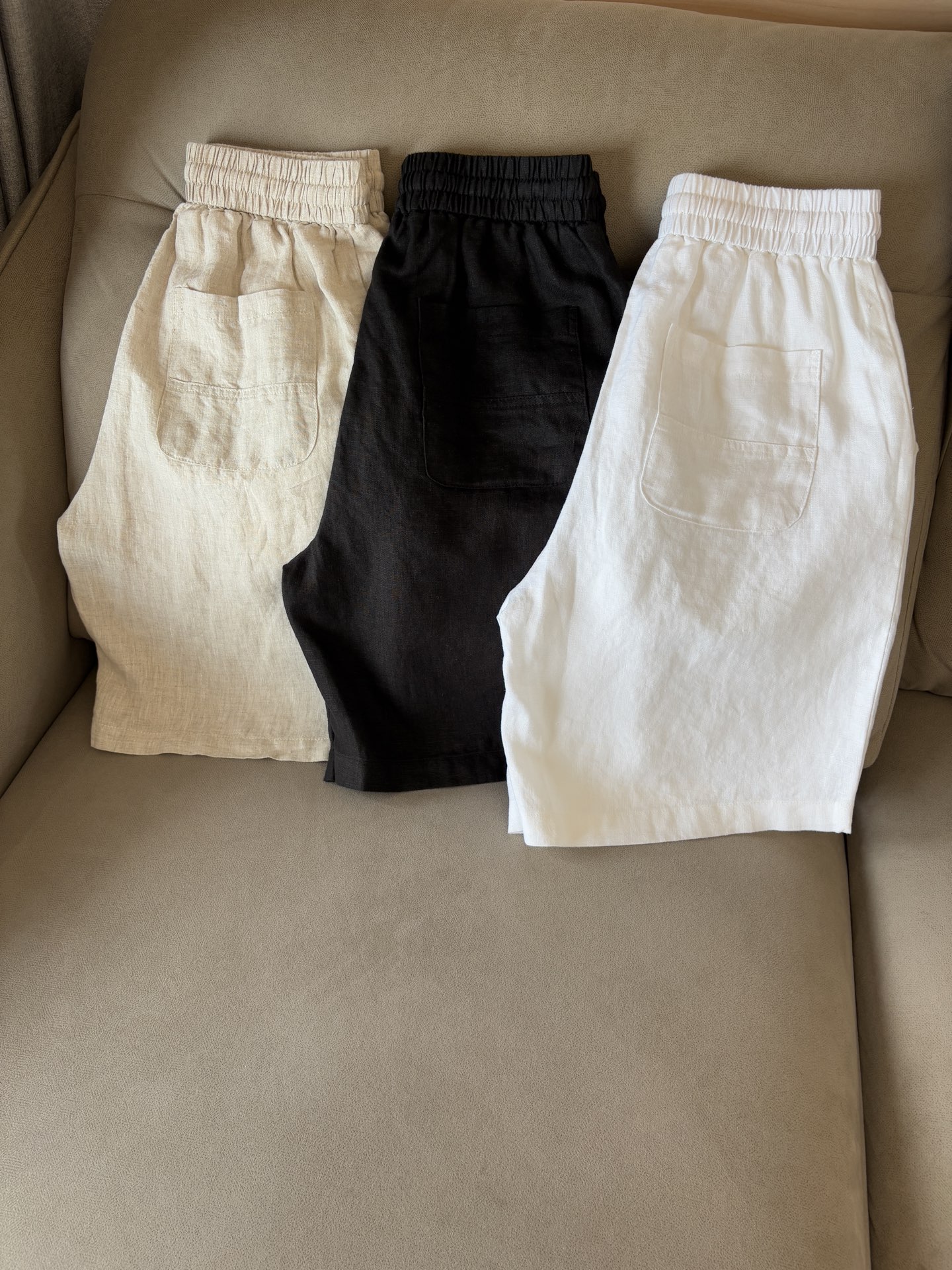lP🆕年夏季新款100%纯亚麻简约百搭薄款透气休闲五分裤👖，面料柔软舒适透气&休闲百搭颜色：白色、黑色、
