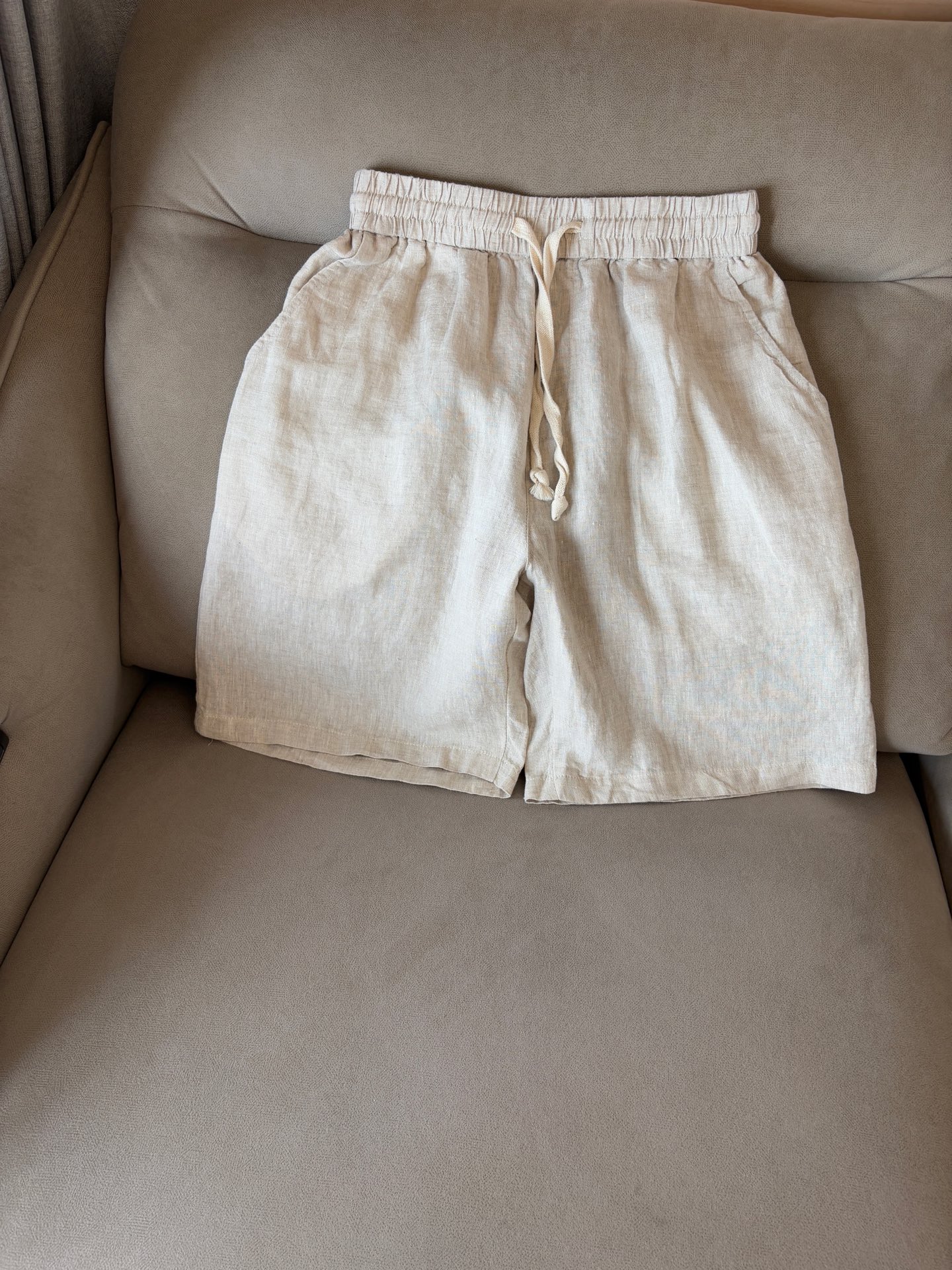 lP🆕年夏季新款100%纯亚麻简约百搭薄款透气休闲五分裤👖，面料柔软舒适透气&休闲百搭颜色：白色、黑色、