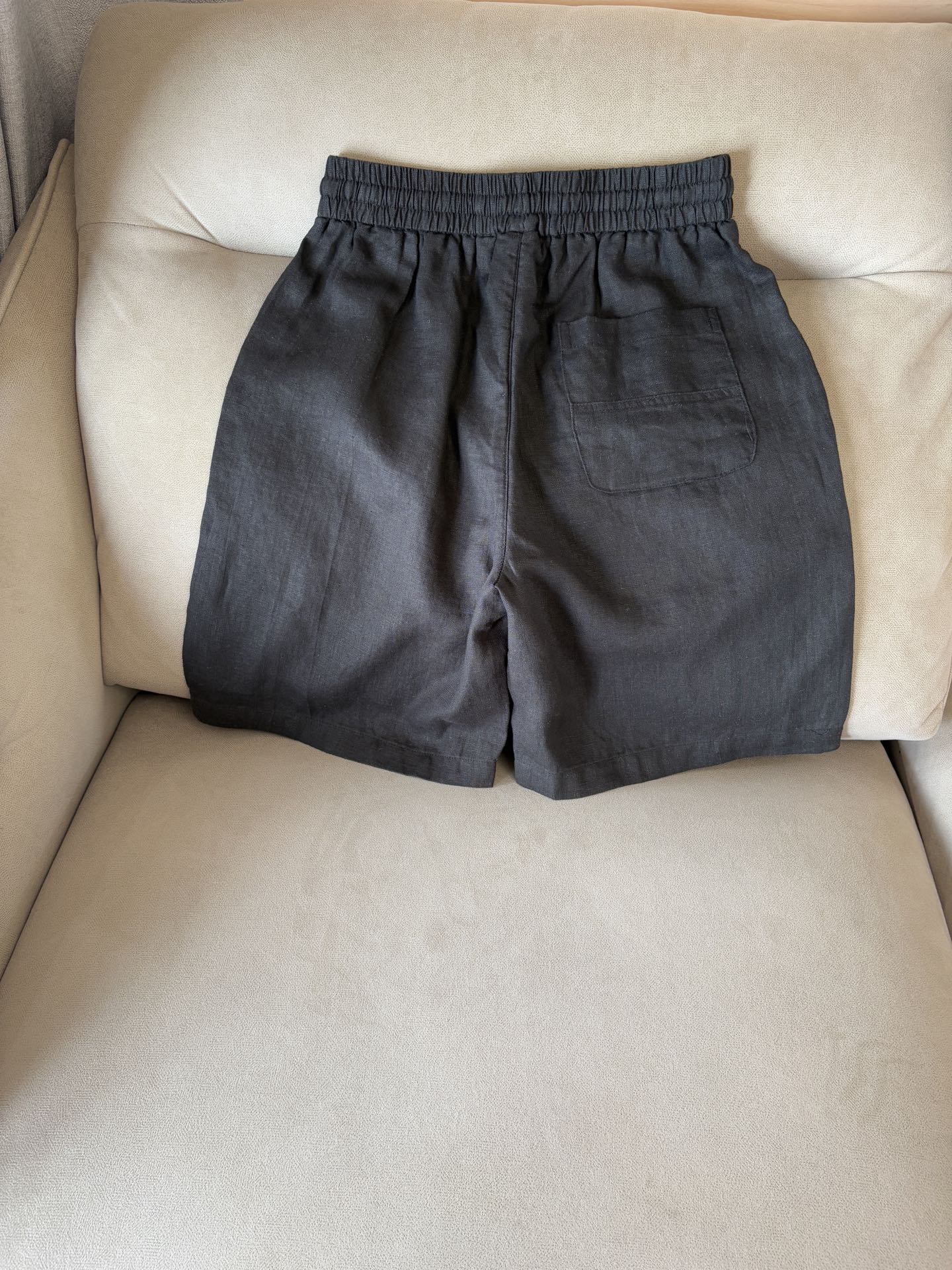 lP🆕年夏季新款100%纯亚麻简约百搭薄款透气休闲五分裤👖，面料柔软舒适透气&休闲百搭颜色：白色、黑色、