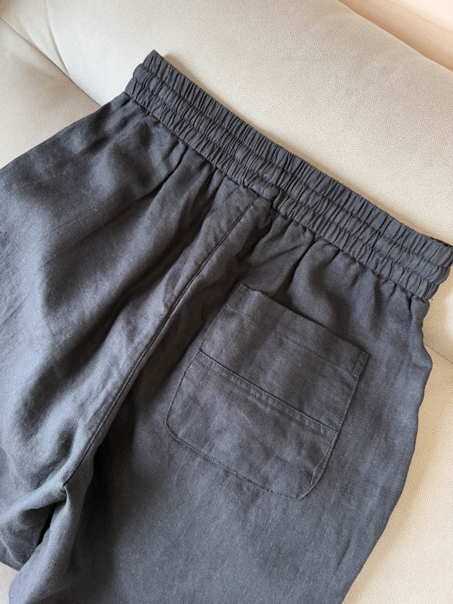 lP🆕年夏季新款100%纯亚麻简约百搭薄款透气休闲五分裤👖，面料柔软舒适透气&休闲百搭颜色：白色、黑色、
