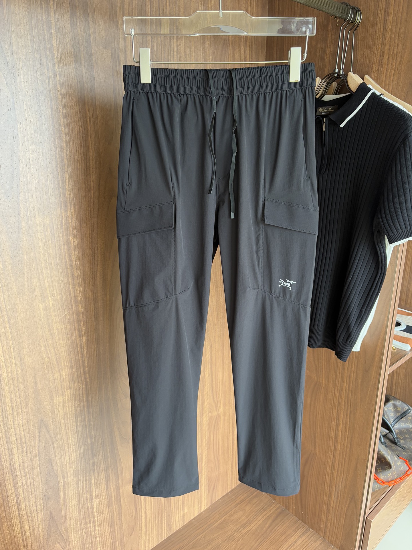 NO:467495,Archaeopteryx official website synchronization classic outdoor work pants super positive color overseas synchronous hairstyles this year's trend import technology fabrics L-4XL, arc'teryx,alexander wang19860909始祖鸟 官网同步 经典户外 工装裤 颜色超级正 海外同步发型 今年流行趋势 进口科技面料 L-4XL,arc'teryx,alexander wang,Men's clothing