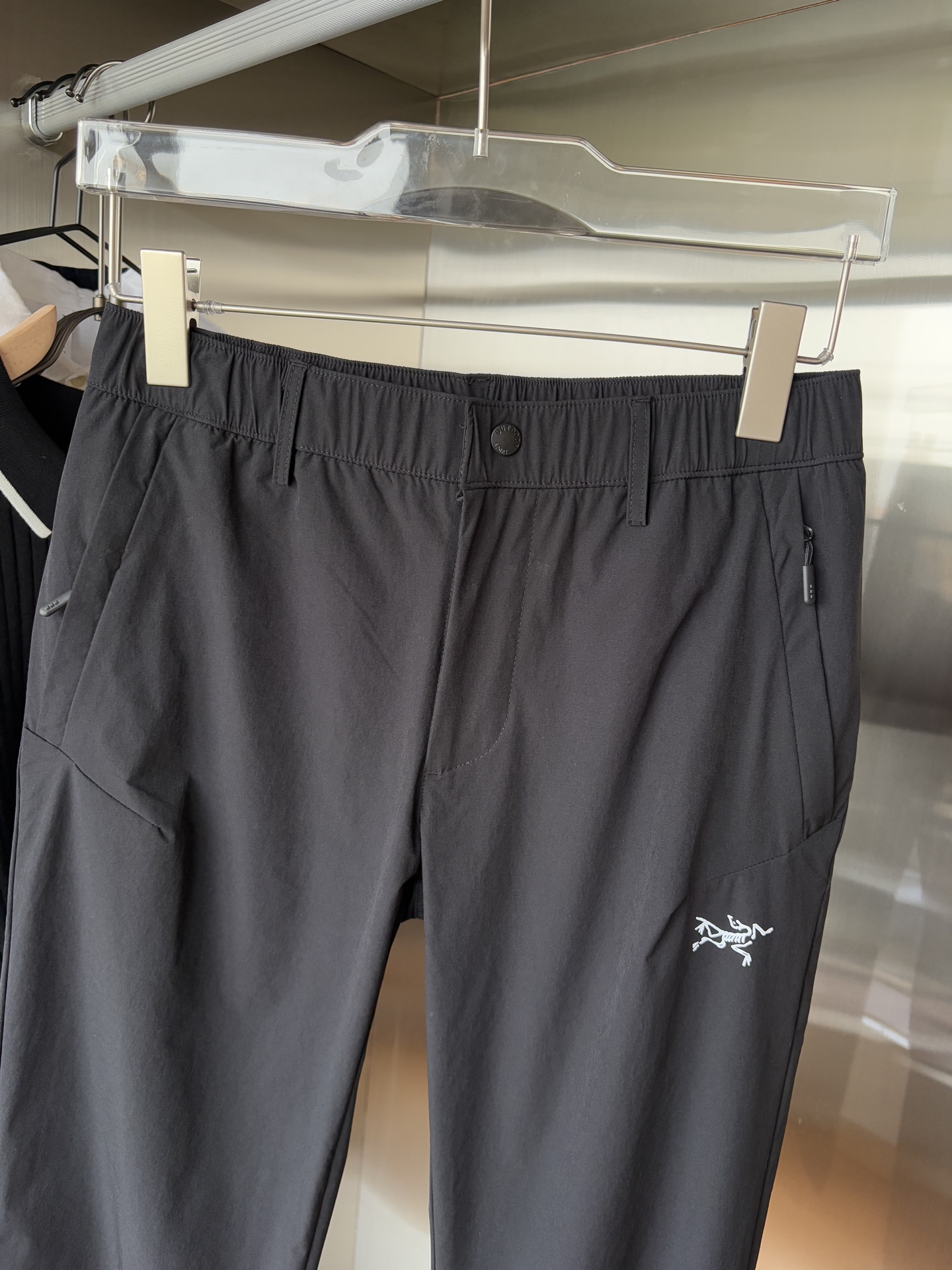 始祖鸟 官网同步 经典户外 工装裤 颜色超级正 海外同步发型 今年流行趋势 进口科技面料 M-3XL