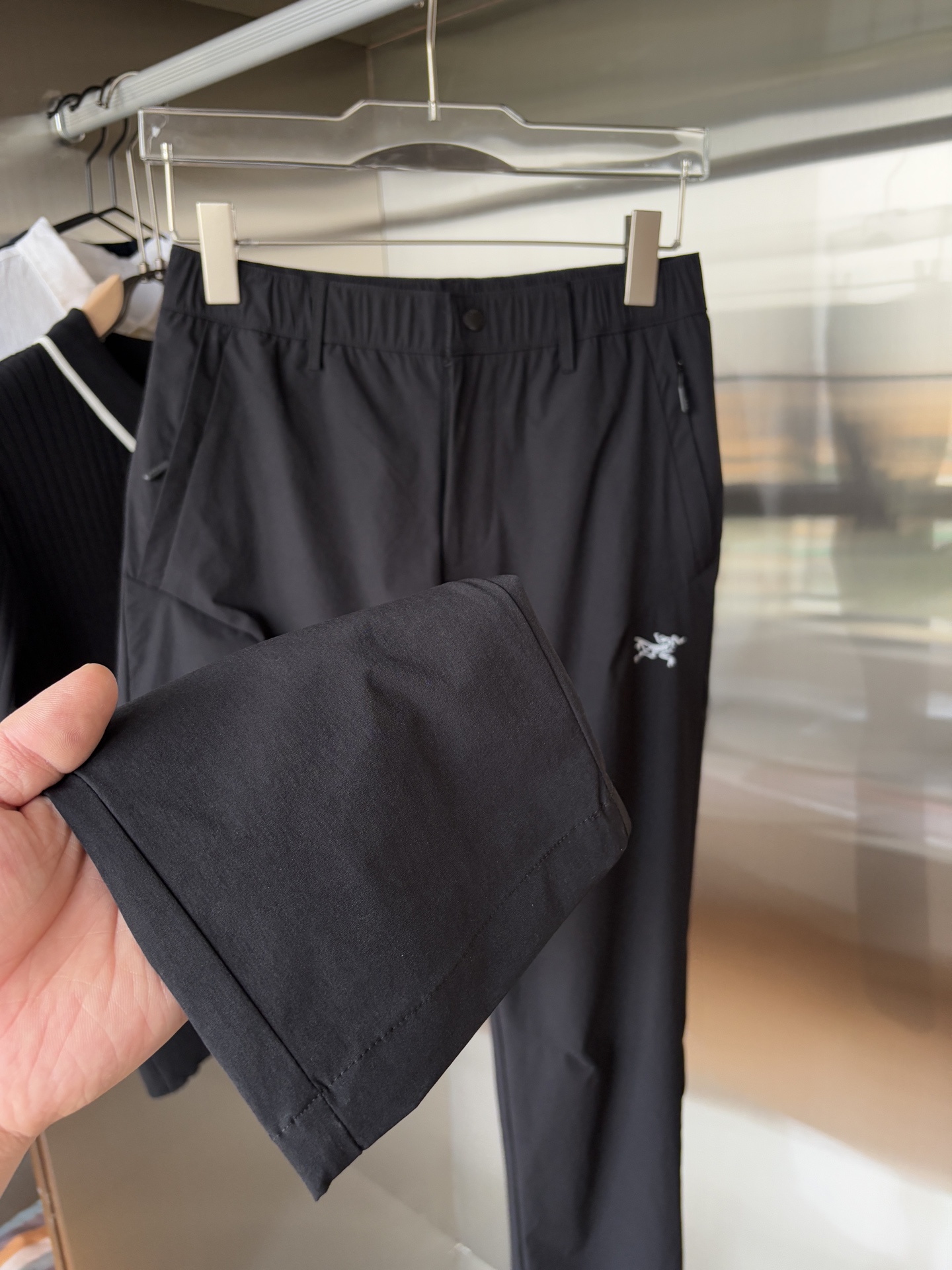 始祖鸟 官网同步 经典户外 工装裤 颜色超级正 海外同步发型 今年流行趋势 进口科技面料 M-3XL