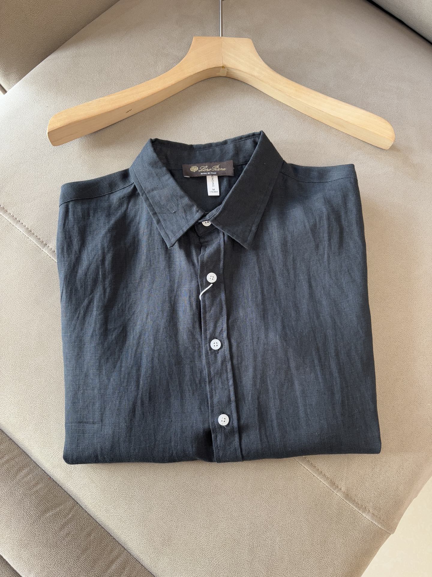 NO:456196,Lp summer new pure linen simple and versatile casual shirt, comfortable and breathable fabric & fashionable versatile color white, original erotic color, dark blue, lake blue, dark gray, dark blue Size M-3XL, loro piana, alexander wang19860909Lp年夏季新款纯亚麻简约百搭休闲衬衣,面料舒适透气&时尚百搭 颜色白色、原麻色、深蓝色、湖水蓝、深灰色、深蓝色 尺码M-3XL,,loro piana,alexander wang,Men's clothing