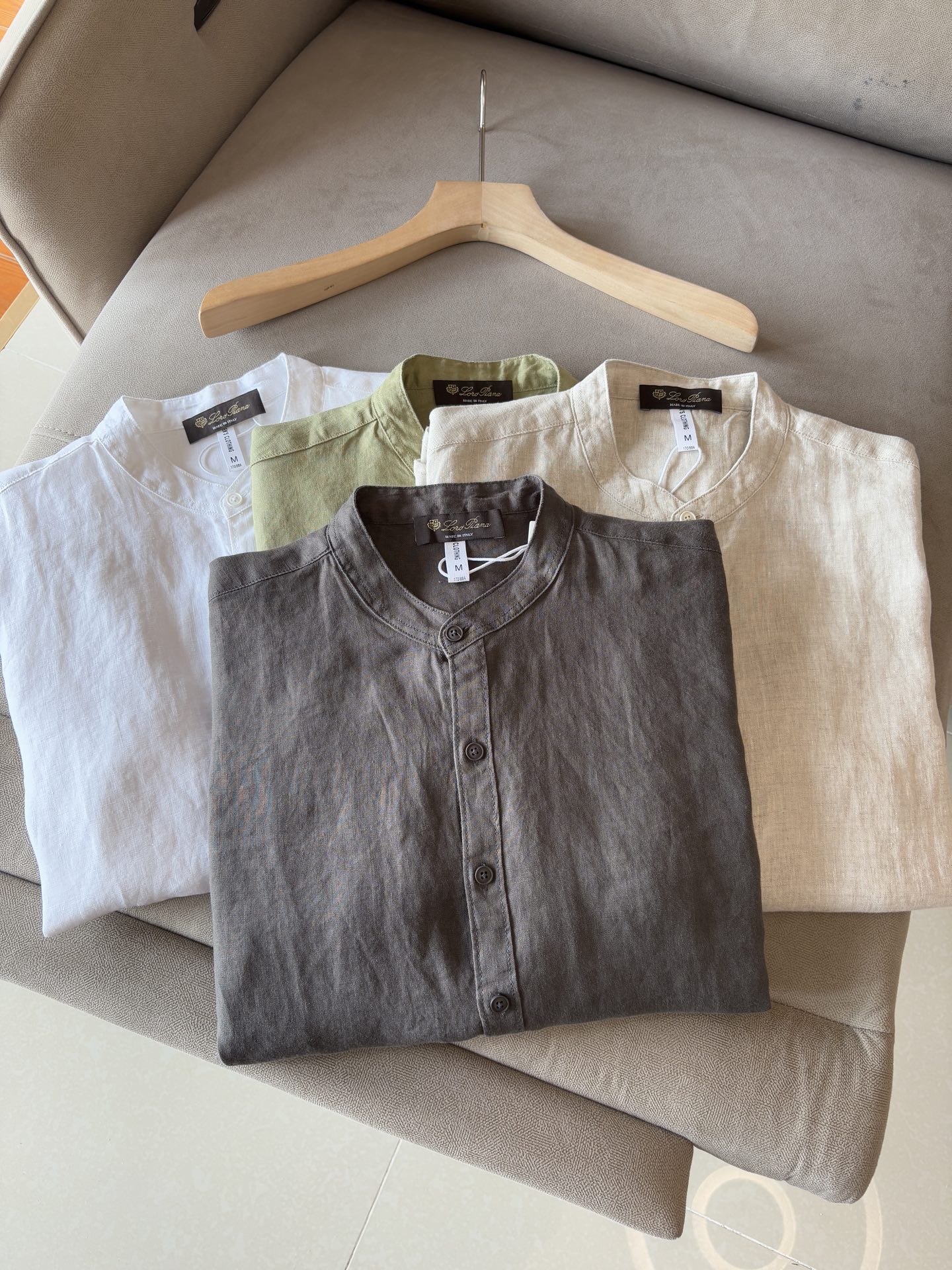 NO:456232,Lp linen long-sleeved hot sale [celebrating] Pure linen simple versatile casual shirt, breathable and fashionable versatile color white, gray, green, khaki Size M-3XL, loro piana, alexander wang19860909Lp年亚麻长袖热卖款[庆祝]纯亚麻简约百搭休闲衬衣,面料透气&时尚百搭 颜色白色、灰色、绿色、卡其色 尺码M-3XL,,loro piana,alexander wang,Men's clothing