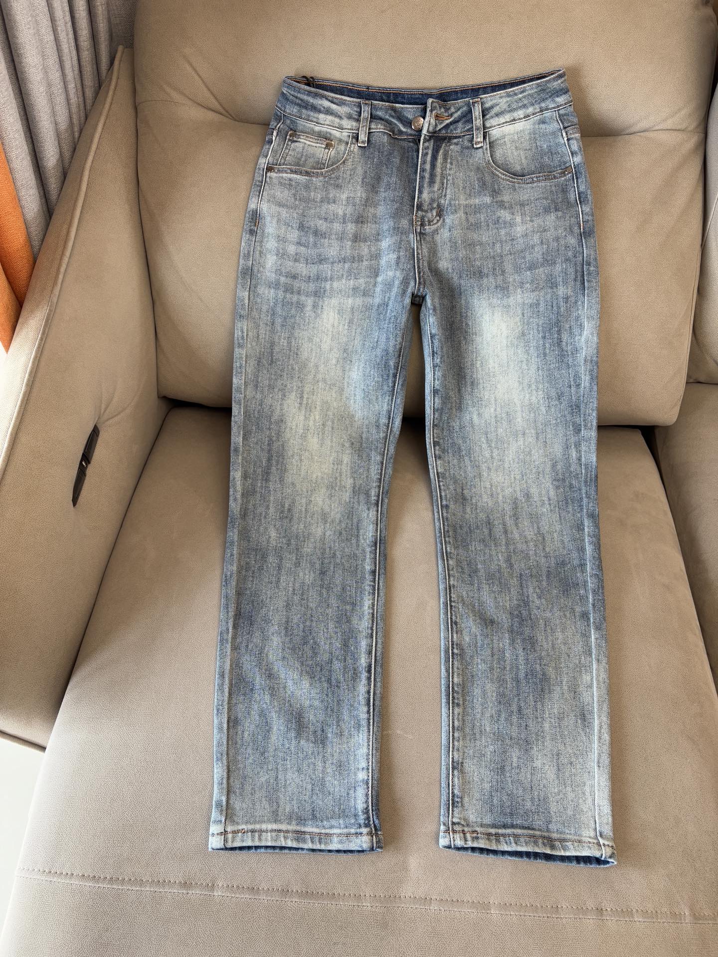 “Custom-Made Embroidered Jeans with Unique Design and Top-Quality Hardware, Size 28-38” - 图片 3