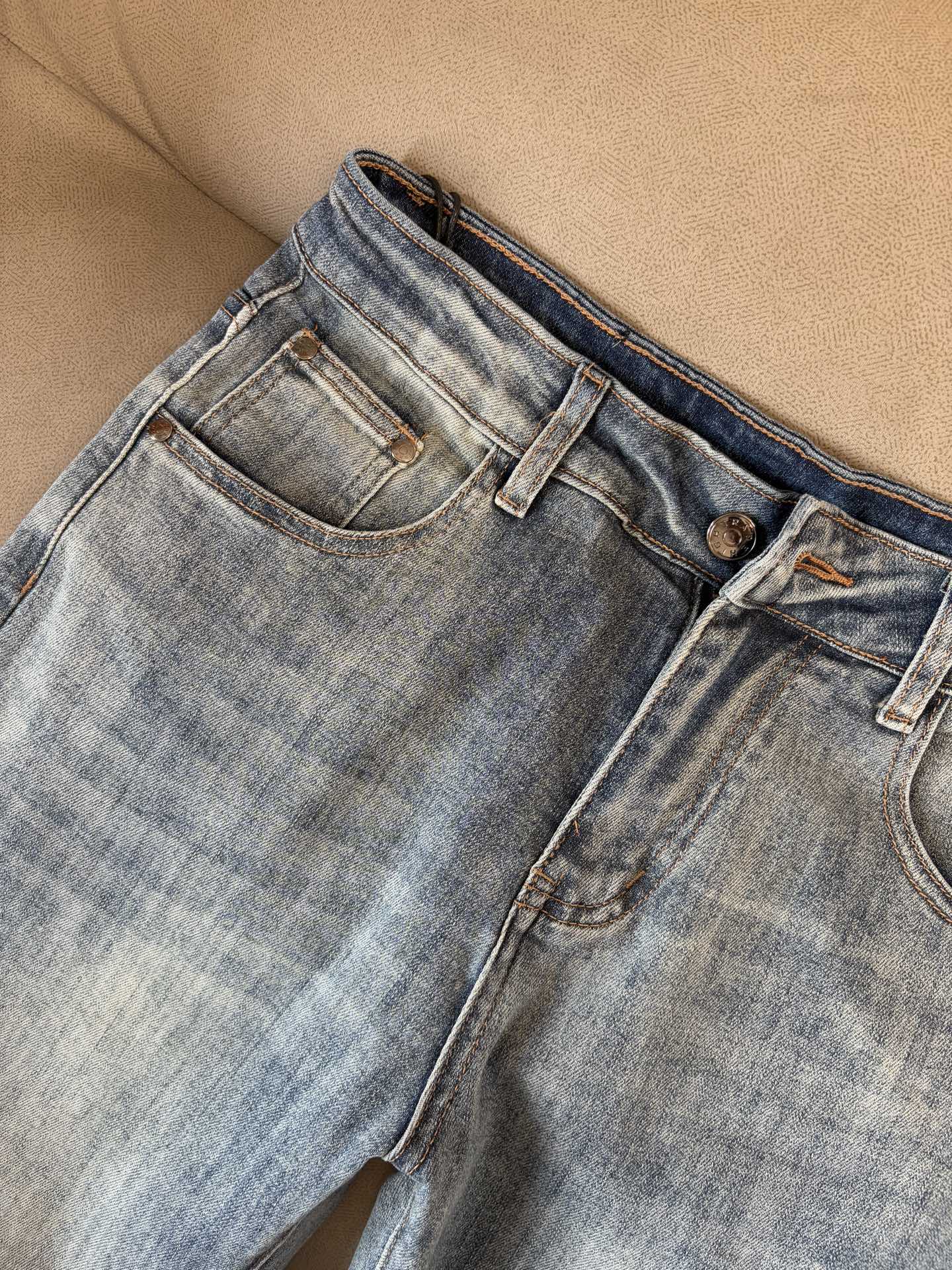 “Custom-Made Embroidered Jeans with Unique Design and Top-Quality Hardware, Size 28-38” - 图片 6