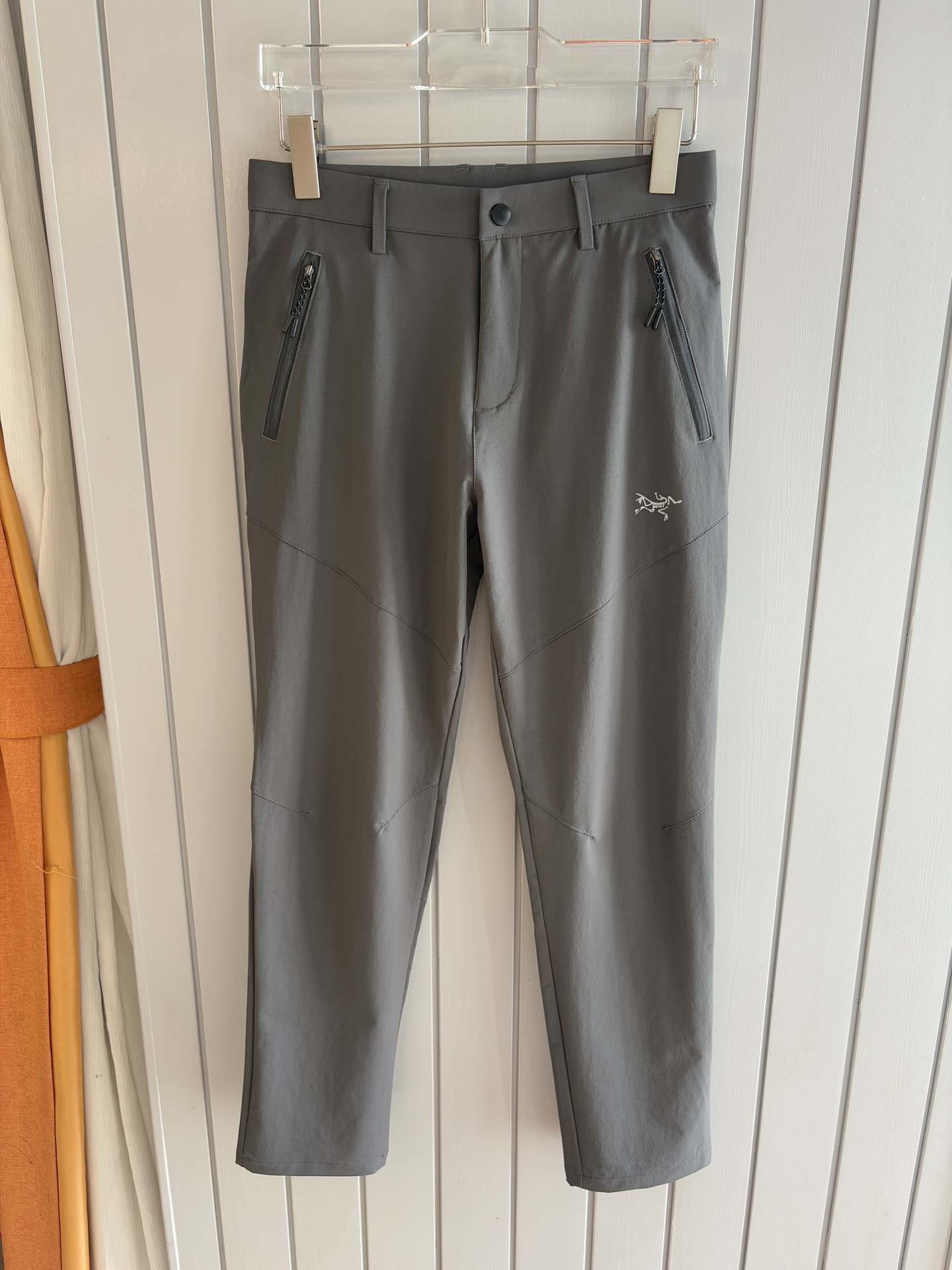 NO:502480,The official website of the ancestor is synchronized classic outdoor work pants super positive color overseas synchronized hairstyles This year's trends Imported technological fabrics M-XXXL,,alexander wang19860909始祖官网同步 经典户外 工装裤 颜色超级正 海外同步发型 今年流行趋势 进口科技面料 M-XXXL,,alexander wang,Men's clothing