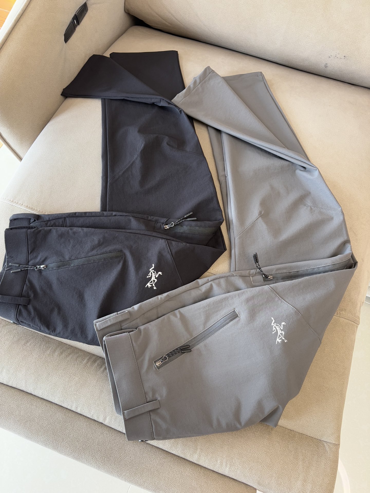 NO:502453,The official website of the ancestor is synchronized classic outdoor work pants super positive color overseas synchronized hairstyles This year's trends Imported technological fabrics M-XXXL,,alexander wang19860909始祖官网同步 经典户外 工装裤 颜色超级正 海外同步发型 今年流行趋势 进口科技面料 M-XXXL,,alexander wang,Men's clothing