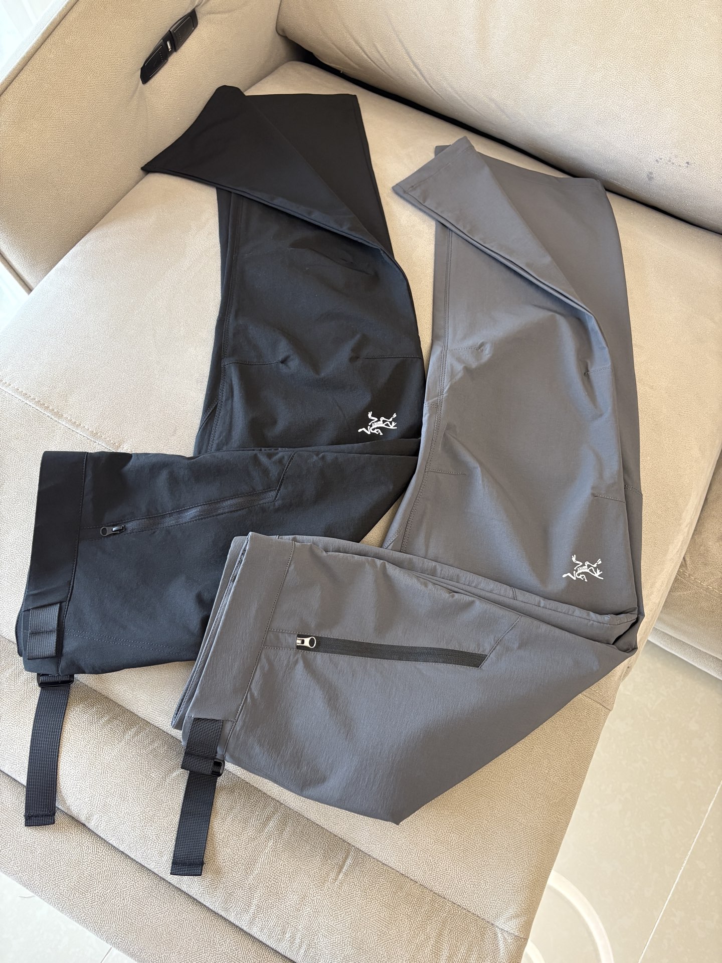 NO:467537,The 2025 official website synchronization classic outdoor work pants super positive color overseas synchronous hairstyles this year's trends Imported technological fabrics M-3XL, alexander wang19860909始祖2025官网同步 经典户外 工装裤 颜色超级正 海外同步发型 今年流行趋势 进口科技面料 M-3XL,,alexander wang,Men's clothing