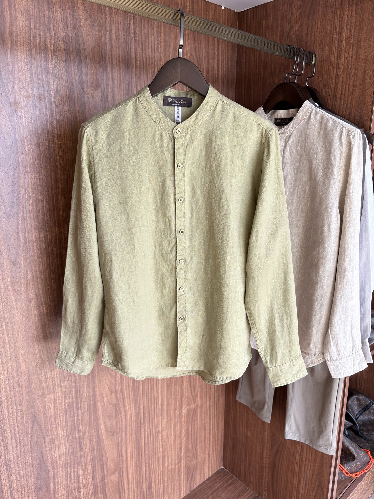 NO:473038,L-year linen long-sleeved hot sale [celebrating] pure linen simple versatile casual shirt, breathable and fashionable versatile color white, gray, green, khaki Size M-3XL, loro piana, alexander wang19860909L年亚麻长袖热卖款[庆祝]纯亚麻简约百搭休闲衬衣,面料透气&时尚百搭 颜色白色、灰色、绿色、卡其色 尺码M-3XL,,loro piana,alexander wang,Men's clothing