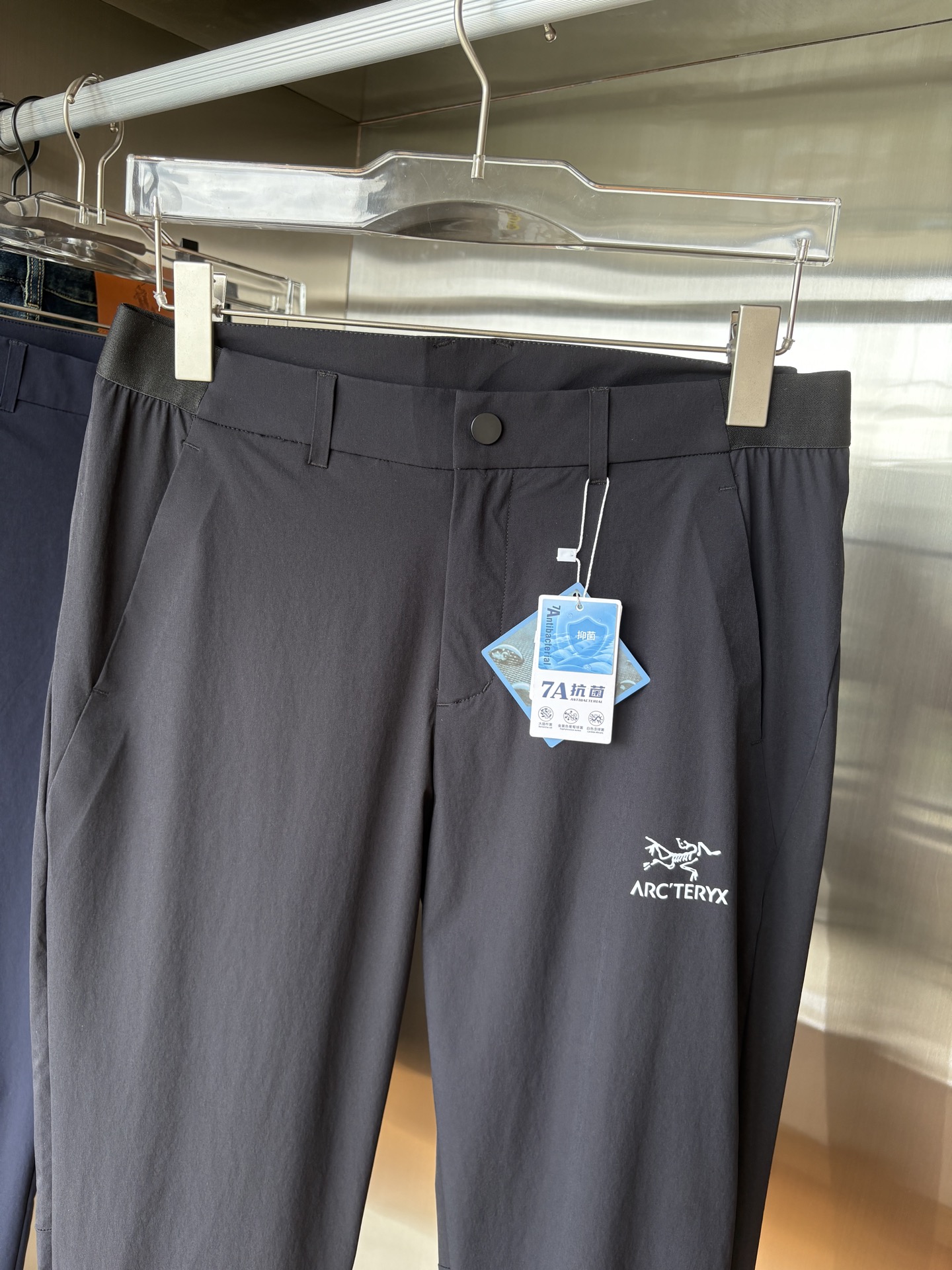  始祖鸟 官网同步 经典户外 工装裤 颜色超级正  海外同步发型 今年流行趋势 进口科技面料 M-3XL