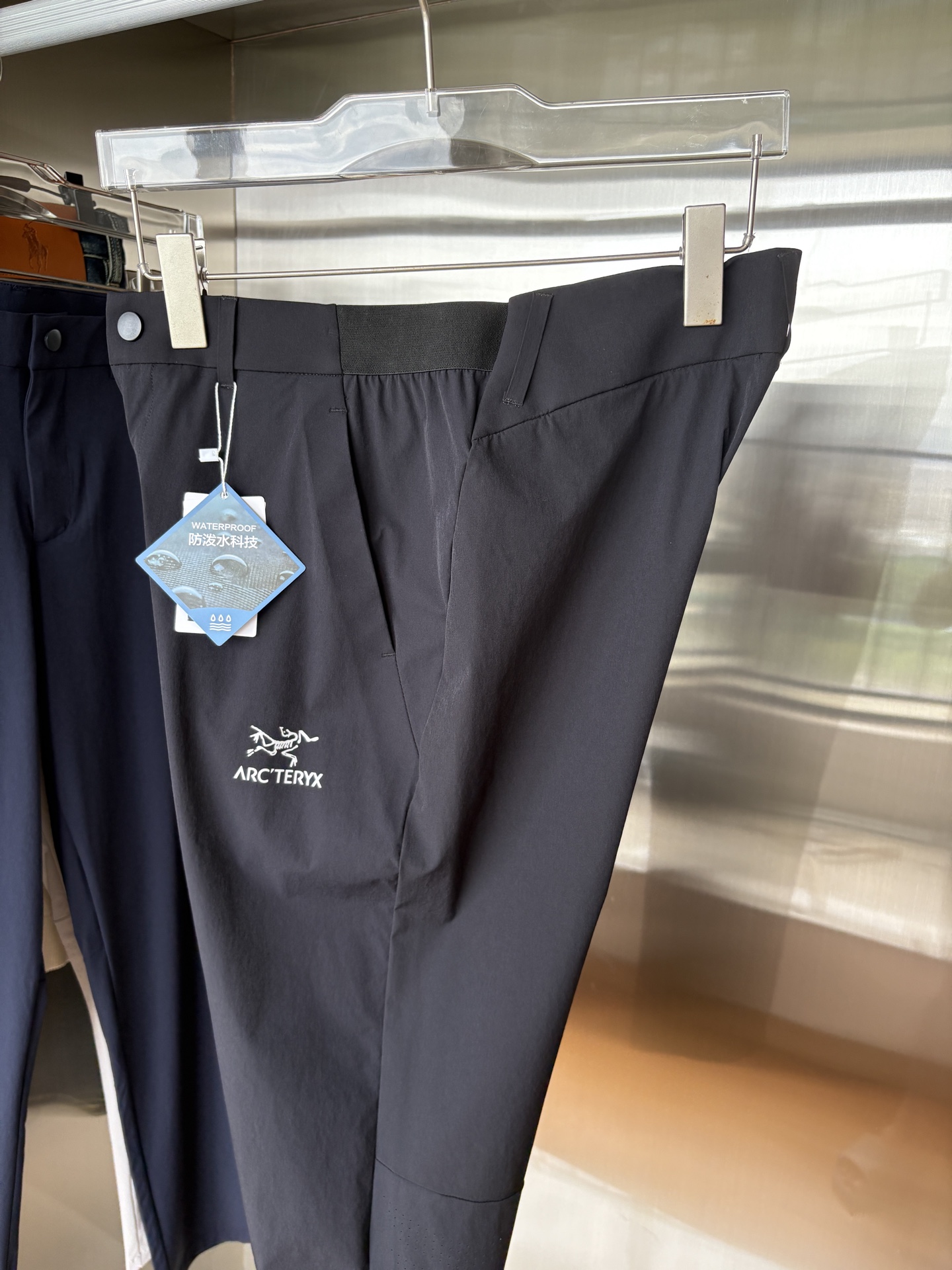  始祖鸟 官网同步 经典户外 工装裤 颜色超级正  海外同步发型 今年流行趋势 进口科技面料 M-3XL