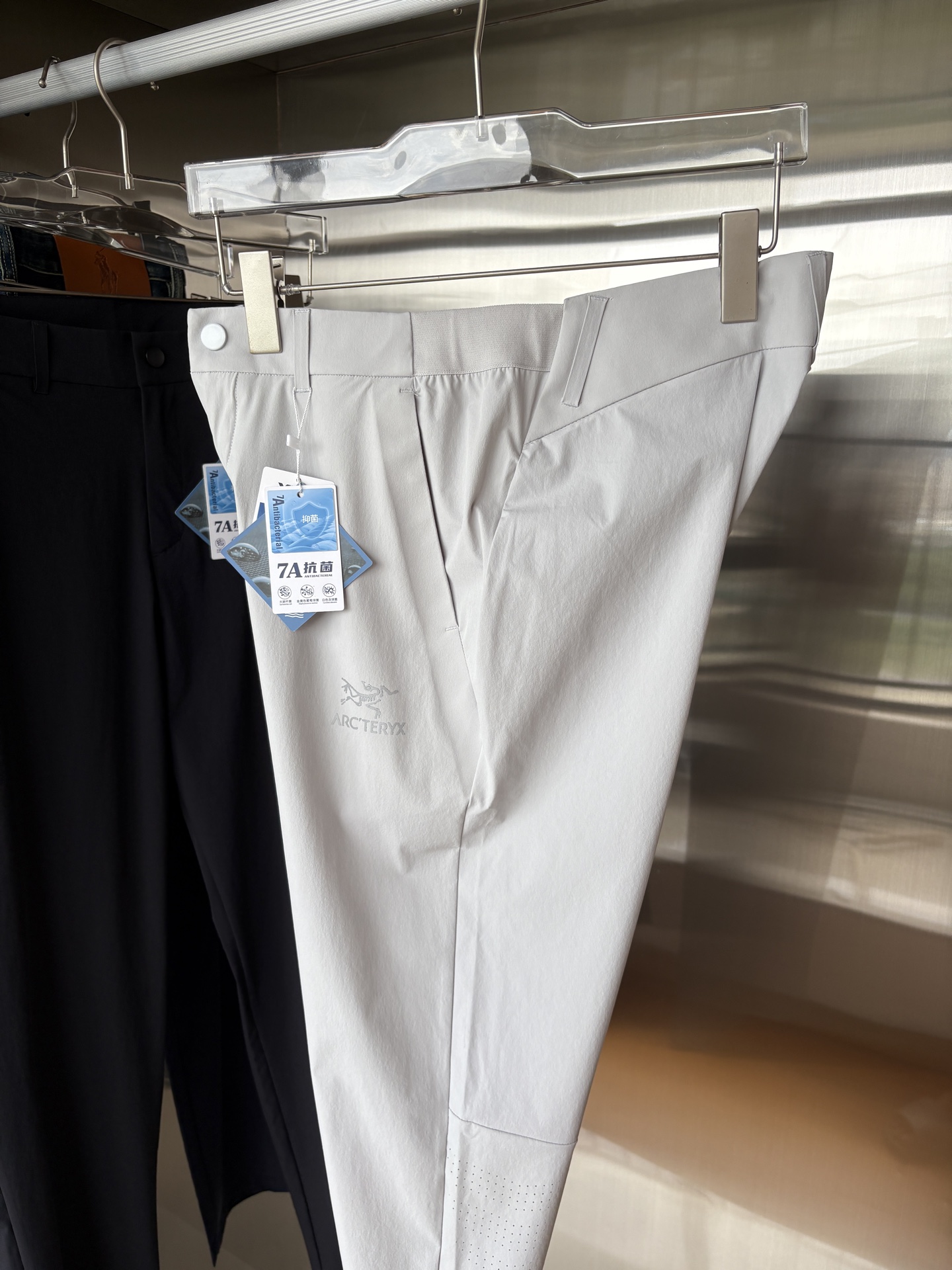  始祖鸟 官网同步 经典户外 工装裤 颜色超级正  海外同步发型 今年流行趋势 进口科技面料 M-3XL