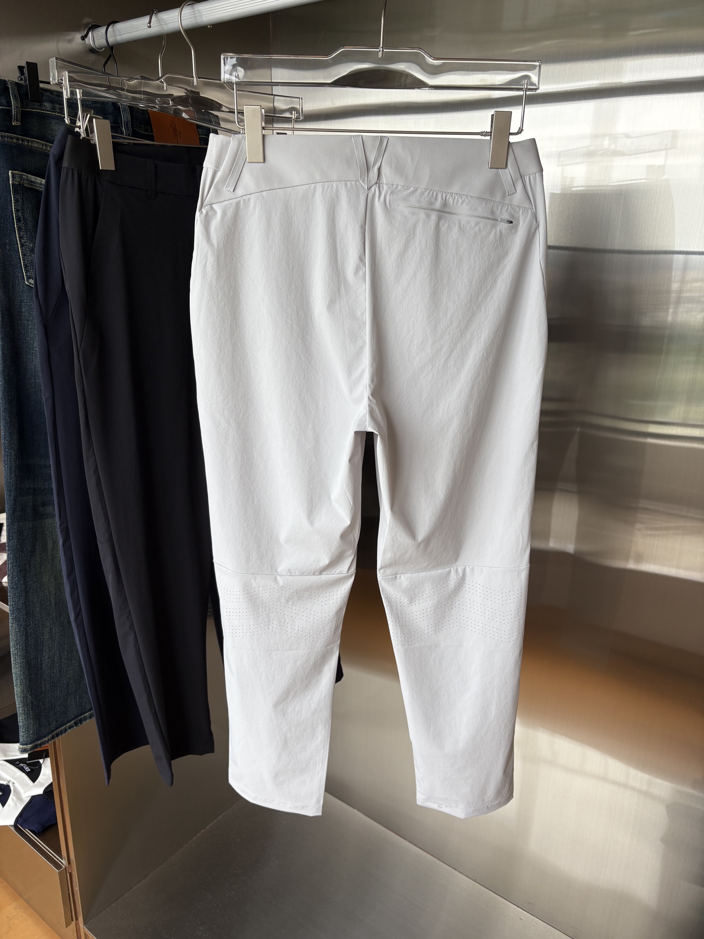  始祖鸟 官网同步 经典户外 工装裤 颜色超级正  海外同步发型 今年流行趋势 进口科技面料 M-3XL