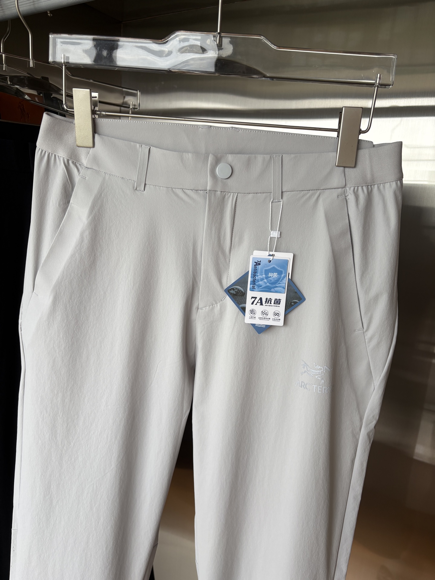  始祖鸟 官网同步 经典户外 工装裤 颜色超级正  海外同步发型 今年流行趋势 进口科技面料 M-3XL