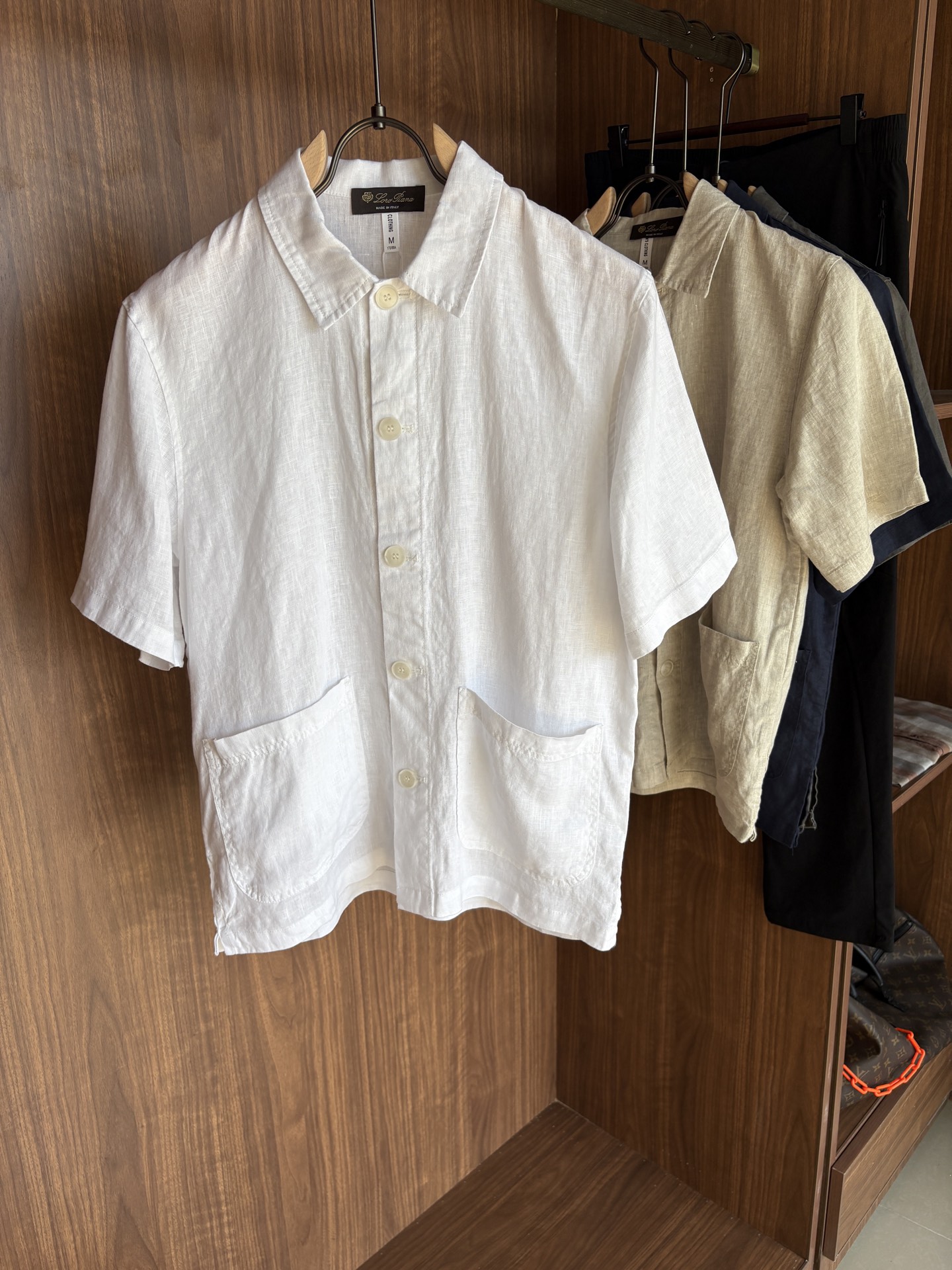 L家2025新款100%亚麻男士短袖，男装界的天花板，这款翻领麻料衫短袖精准到每一针的细腻工艺，完全区别