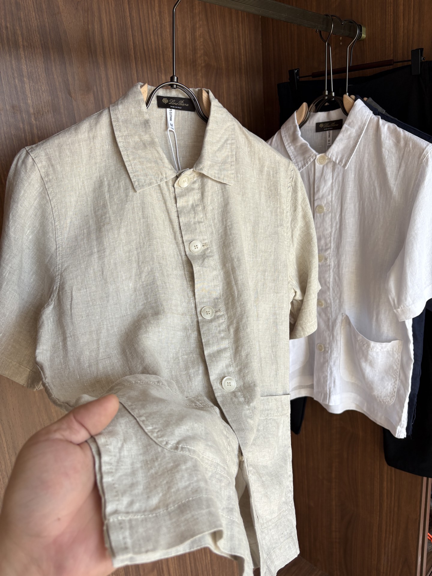 L家2025新款100%亚麻男士短袖，男装界的天花板，这款翻领麻料衫短袖精准到每一针的细腻工艺，完全区别