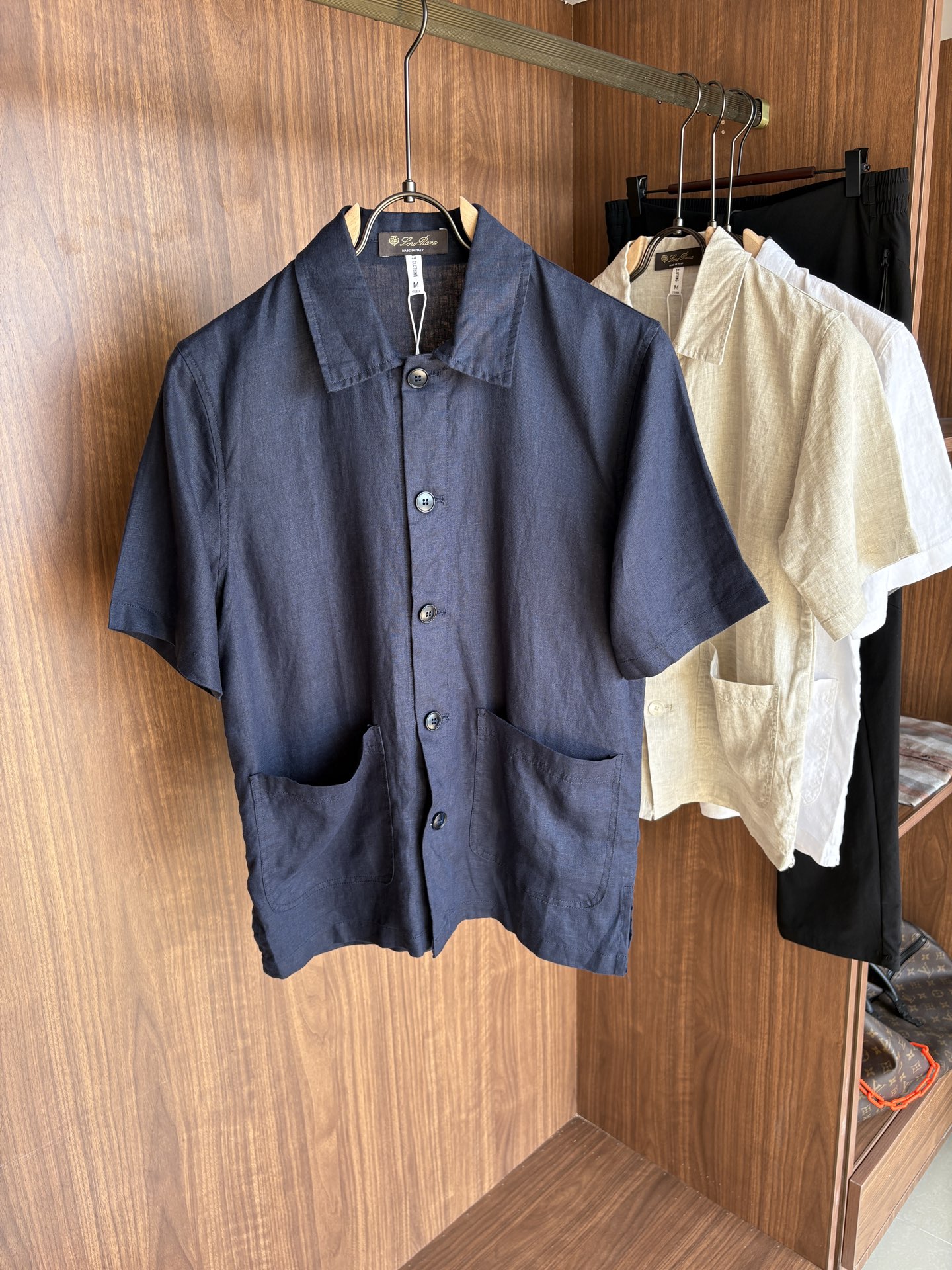 L家2025新款100%亚麻男士短袖，男装界的天花板，这款翻领麻料衫短袖精准到每一针的细腻工艺，完全区别