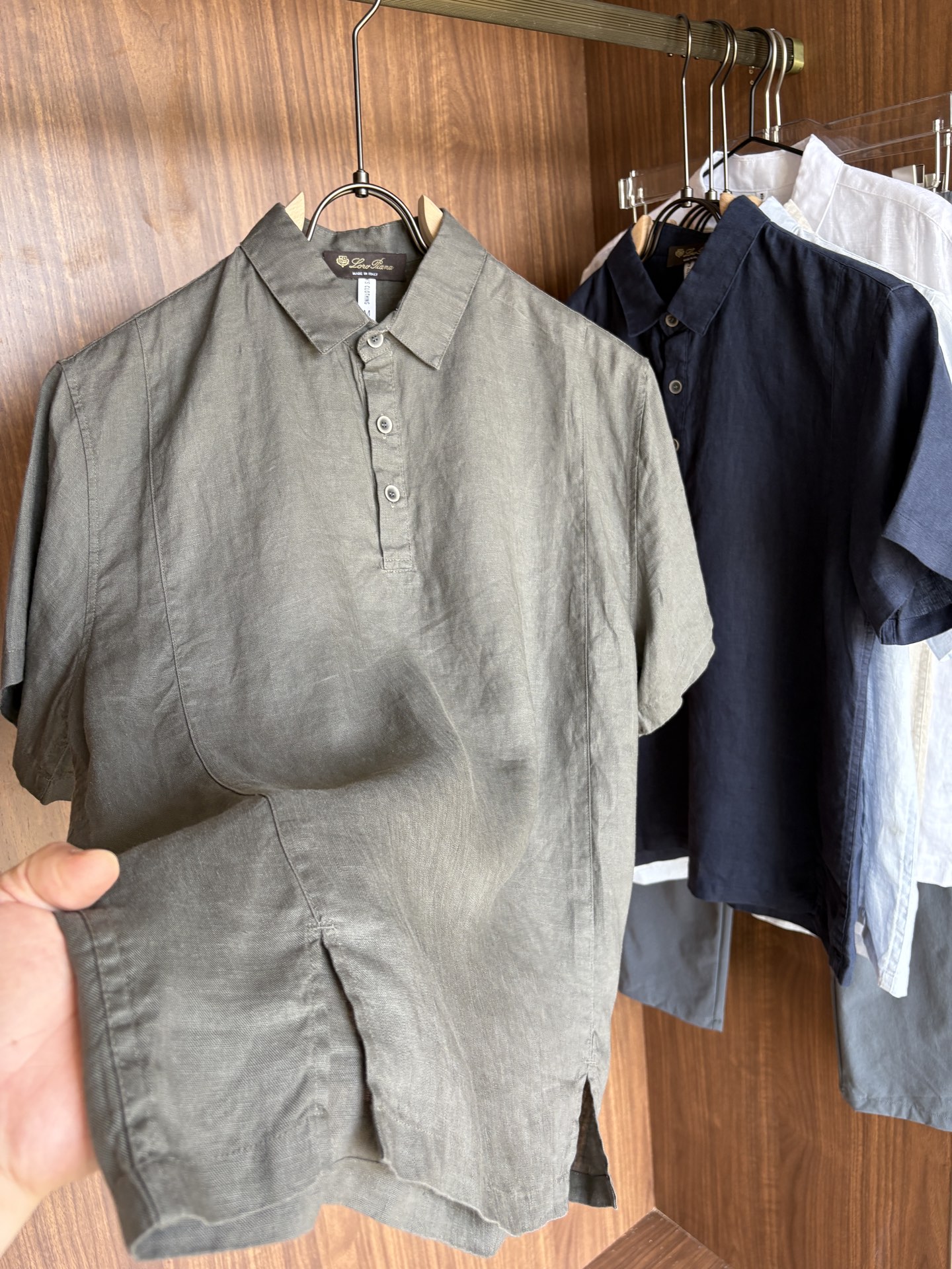 L家2025新款100%亚麻男士短袖，男装界的天花板，这款翻领麻料衫短袖精准到每一针的细腻工艺，完全区别