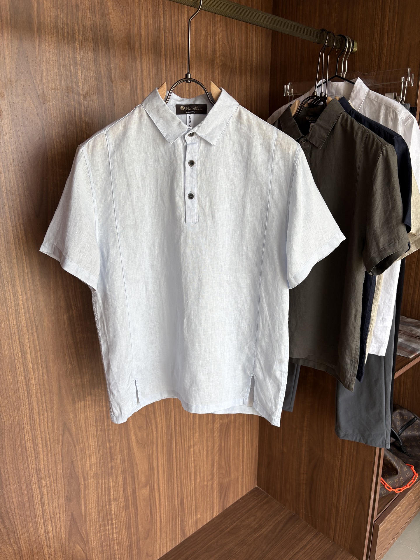 L家2025新款100%亚麻男士短袖，男装界的天花板，这款翻领麻料衫短袖精准到每一针的细腻工艺，完全区别