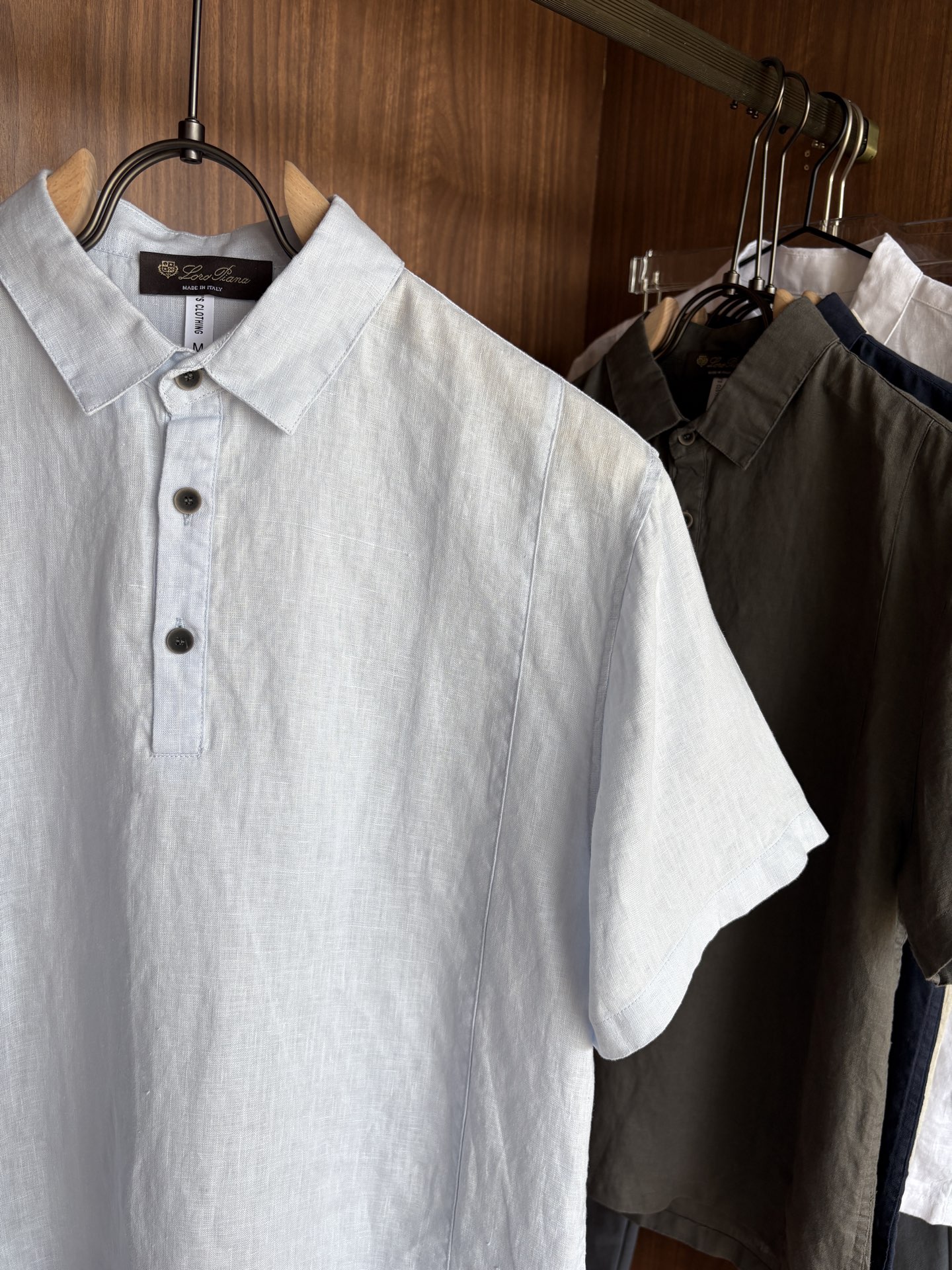 L家2025新款100%亚麻男士短袖，男装界的天花板，这款翻领麻料衫短袖精准到每一针的细腻工艺，完全区别