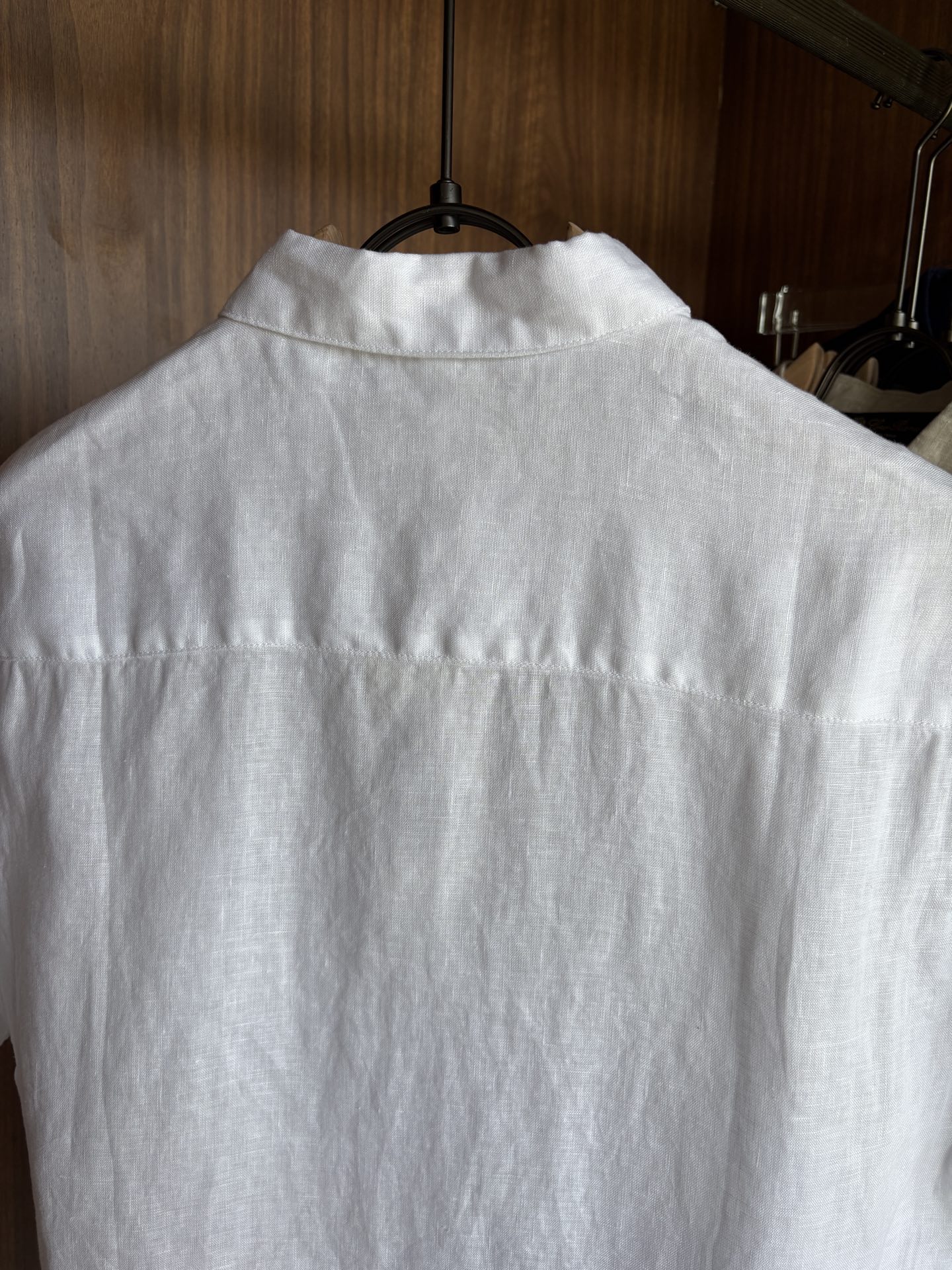 L家2025新款100%亚麻男士短袖，男装界的天花板，这款翻领麻料衫短袖精准到每一针的细腻工艺，完全区别