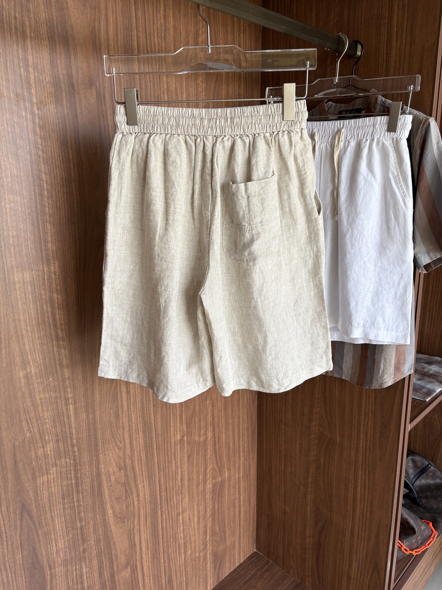 lP🆕年夏季新款100%纯亚麻简约百搭薄款透气休闲五分裤👖，面料柔软舒适透气&休闲百搭颜色：白色、黑色、