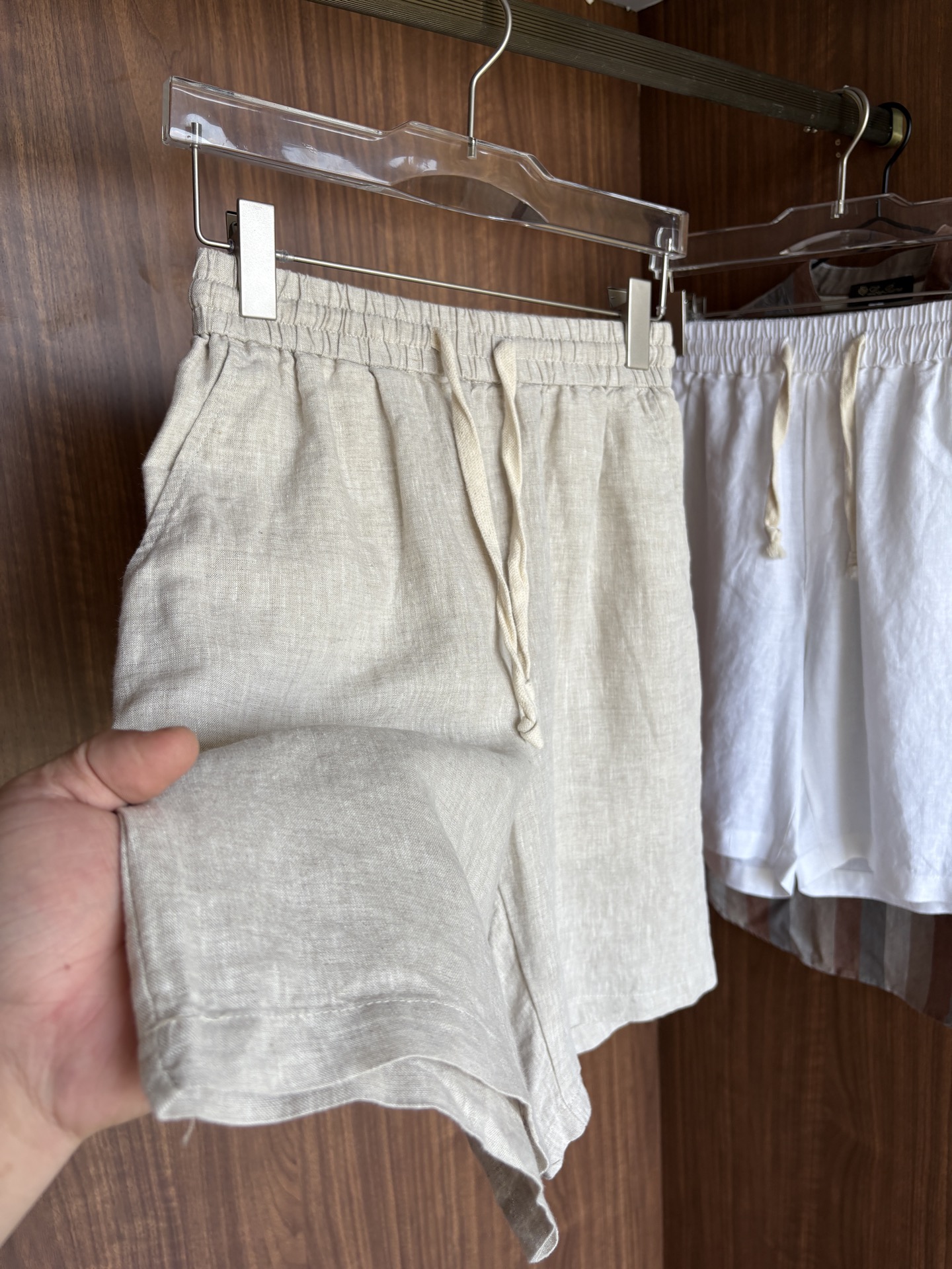 lP🆕年夏季新款100%纯亚麻简约百搭薄款透气休闲五分裤👖，面料柔软舒适透气&休闲百搭颜色：白色、黑色、