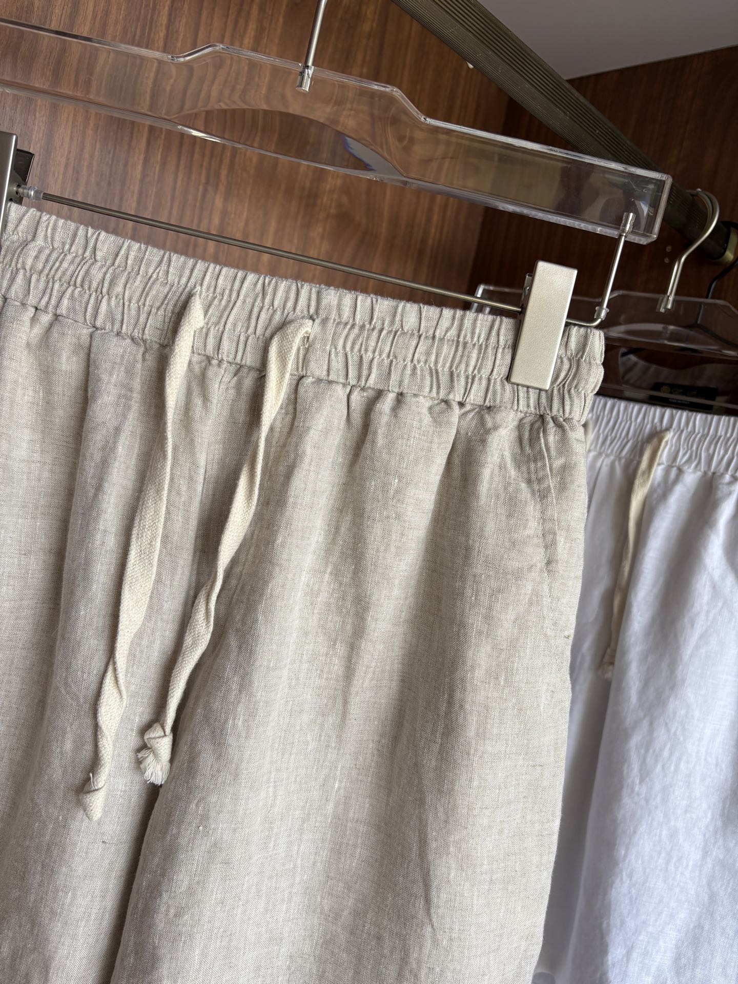 lP🆕年夏季新款100%纯亚麻简约百搭薄款透气休闲五分裤👖，面料柔软舒适透气&休闲百搭颜色：白色、黑色、