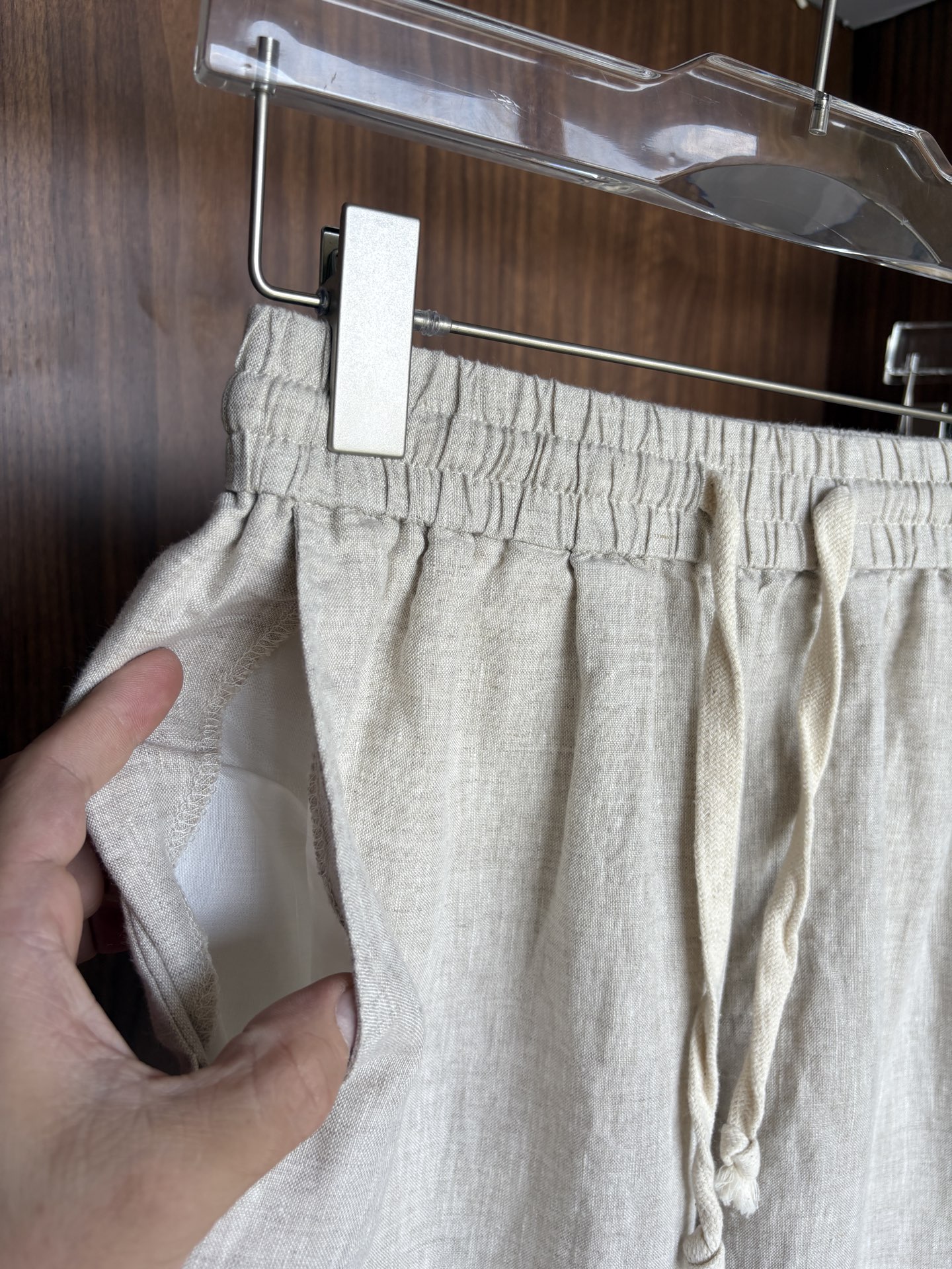 lP🆕年夏季新款100%纯亚麻简约百搭薄款透气休闲五分裤👖，面料柔软舒适透气&休闲百搭颜色：白色、黑色、