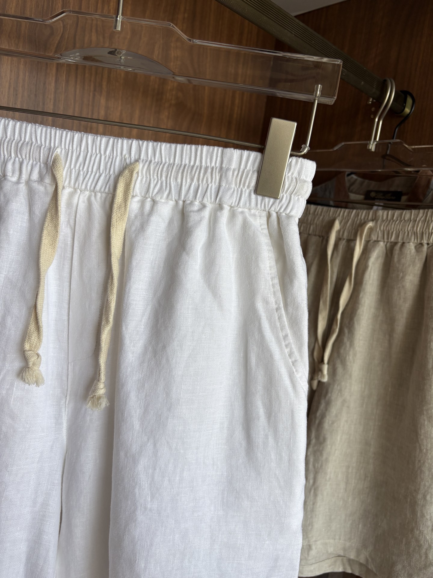 lP🆕年夏季新款100%纯亚麻简约百搭薄款透气休闲五分裤👖，面料柔软舒适透气&休闲百搭颜色：白色、黑色、