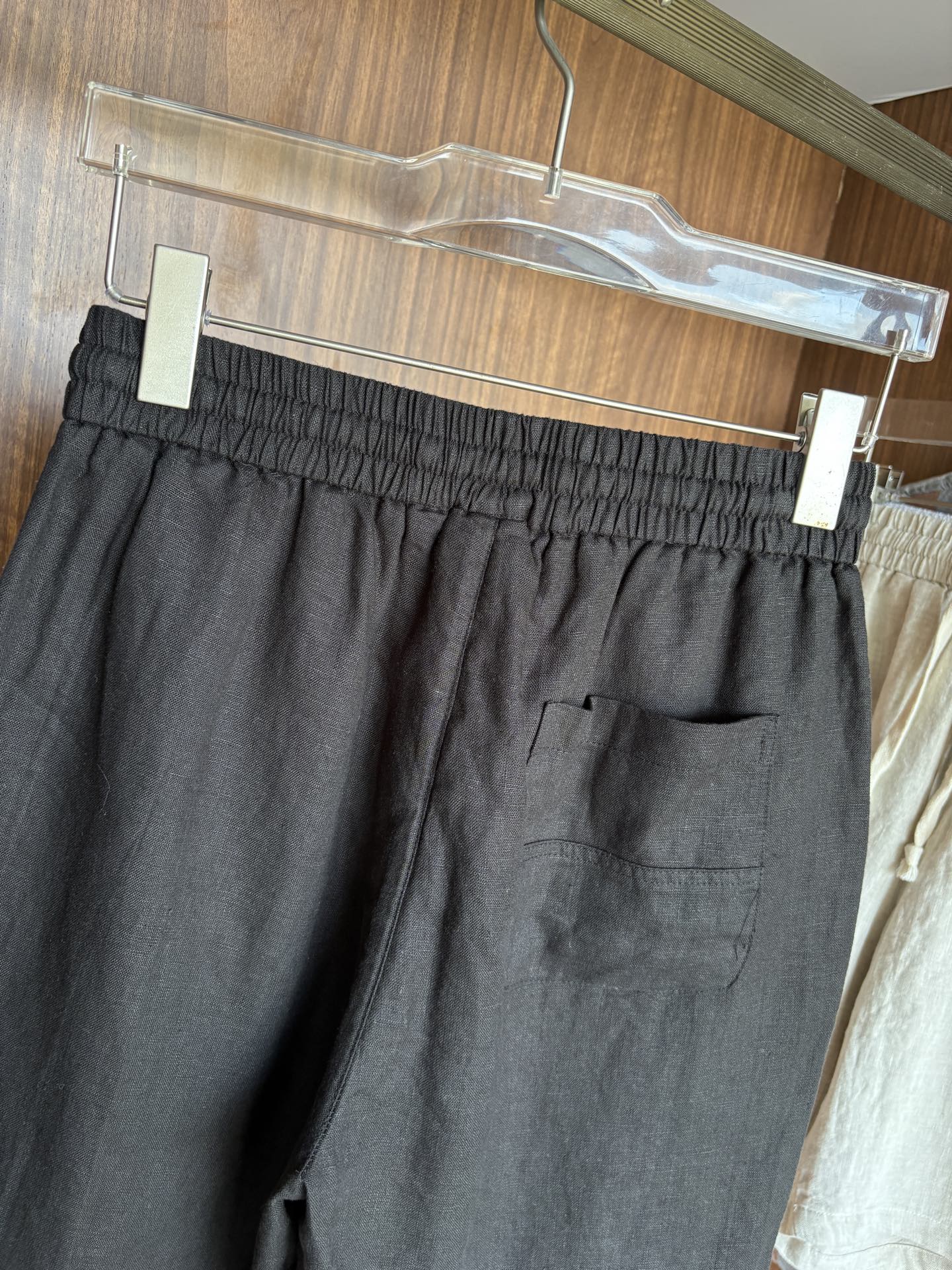 lP🆕年夏季新款100%纯亚麻简约百搭薄款透气休闲五分裤👖，面料柔软舒适透气&休闲百搭颜色：白色、黑色、