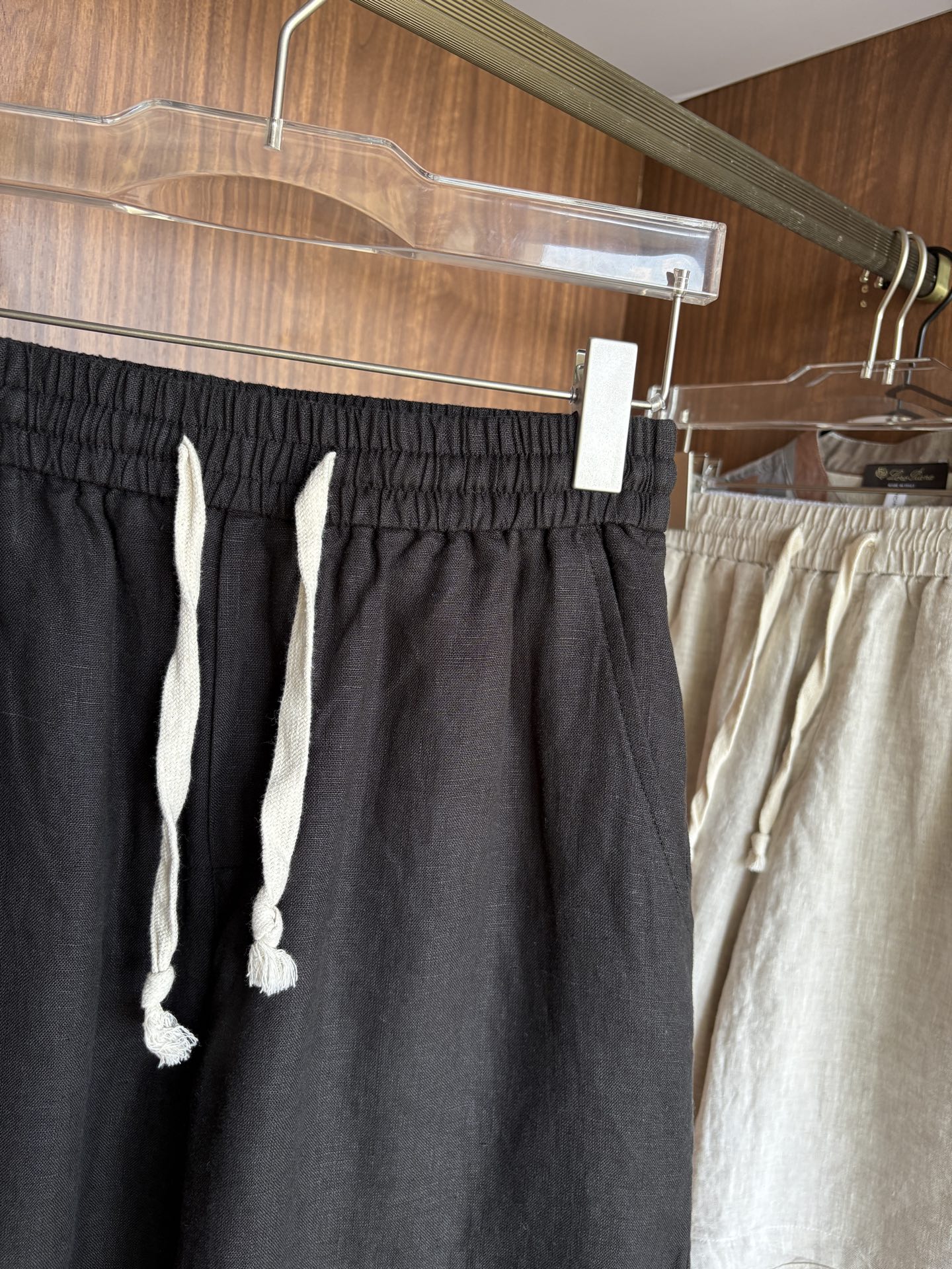 lP🆕年夏季新款100%纯亚麻简约百搭薄款透气休闲五分裤👖，面料柔软舒适透气&休闲百搭颜色：白色、黑色、