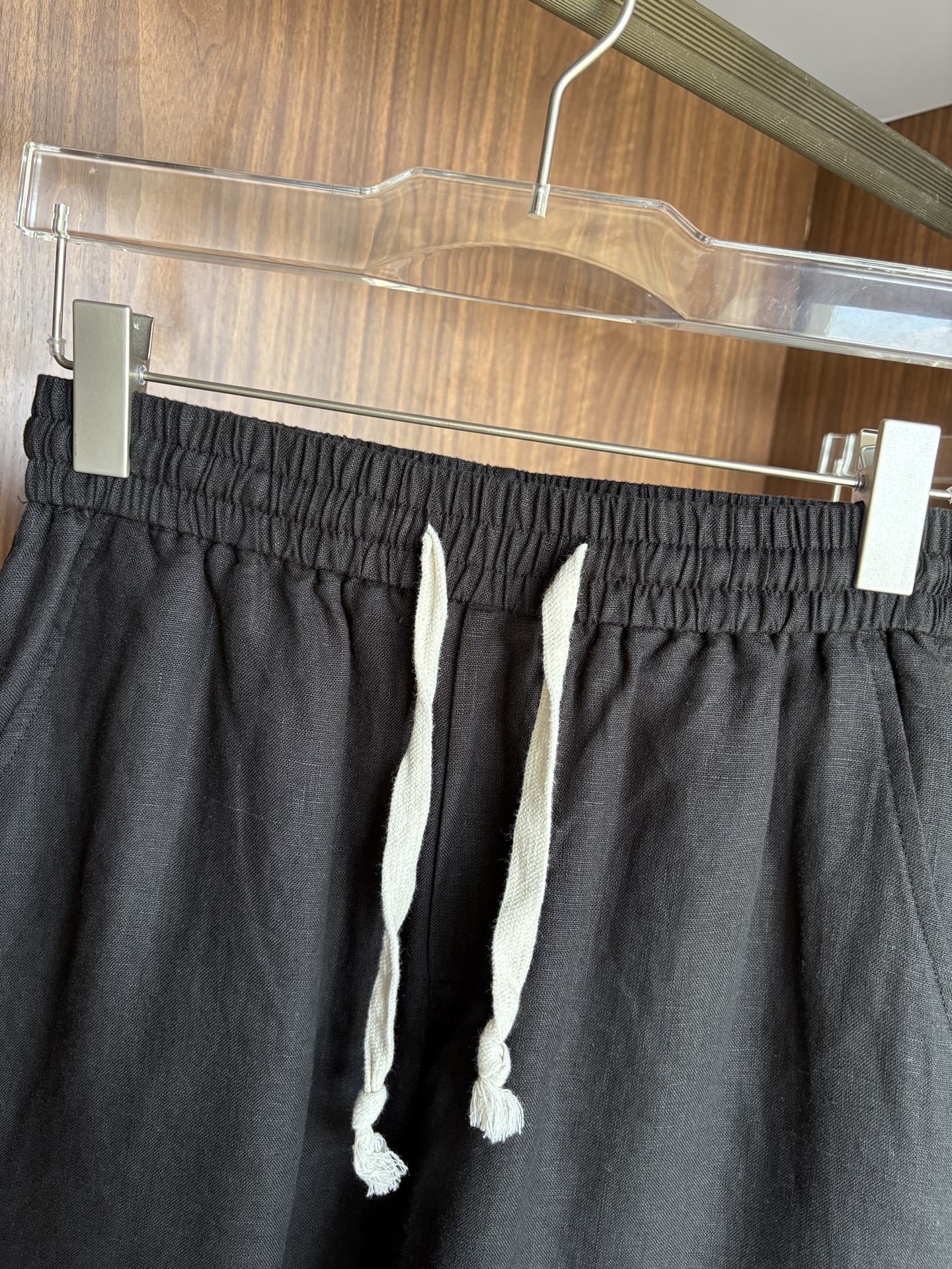 lP🆕年夏季新款100%纯亚麻简约百搭薄款透气休闲五分裤👖，面料柔软舒适透气&休闲百搭颜色：白色、黑色、