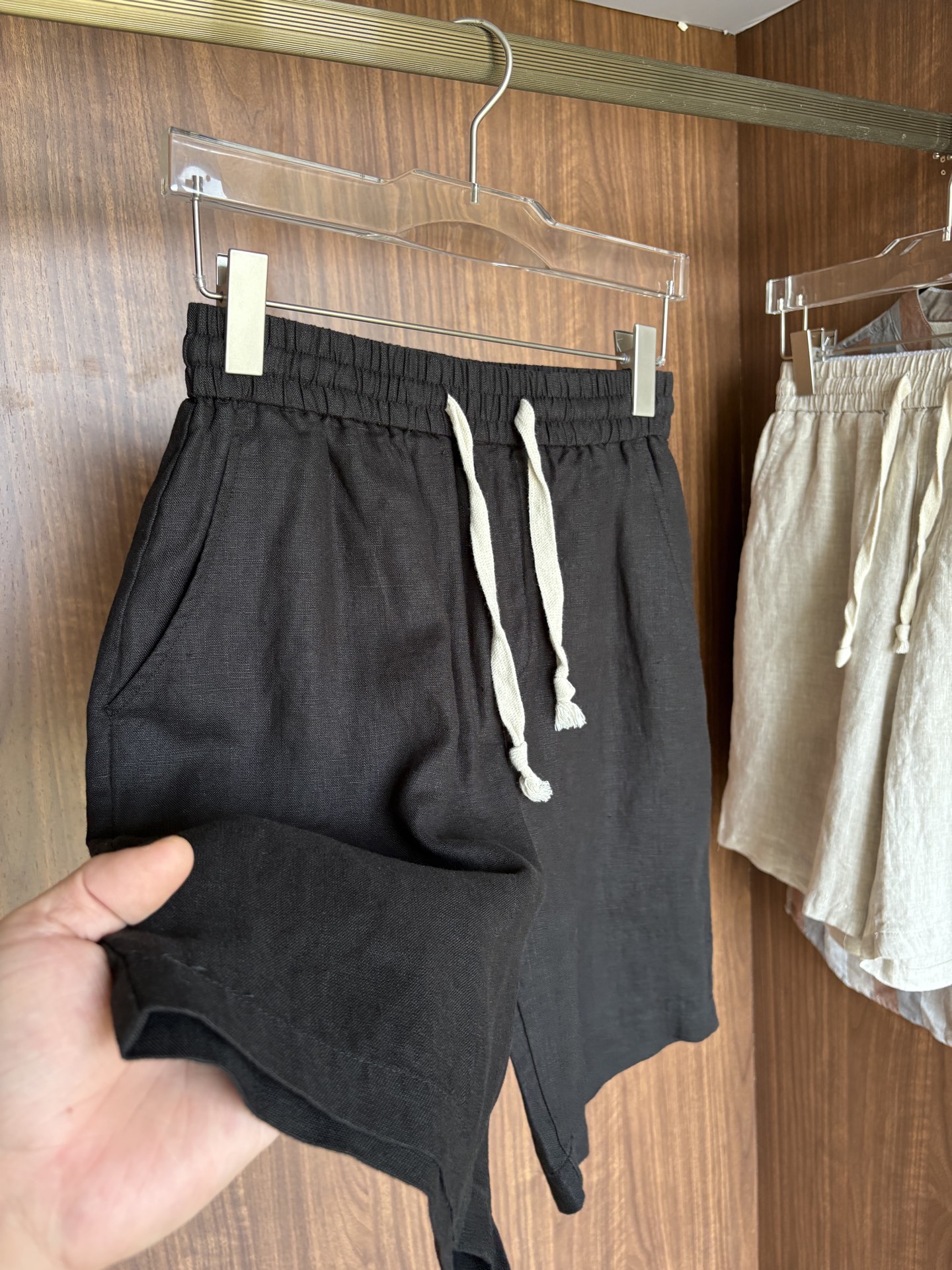 lP🆕年夏季新款100%纯亚麻简约百搭薄款透气休闲五分裤👖，面料柔软舒适透气&休闲百搭颜色：白色、黑色、