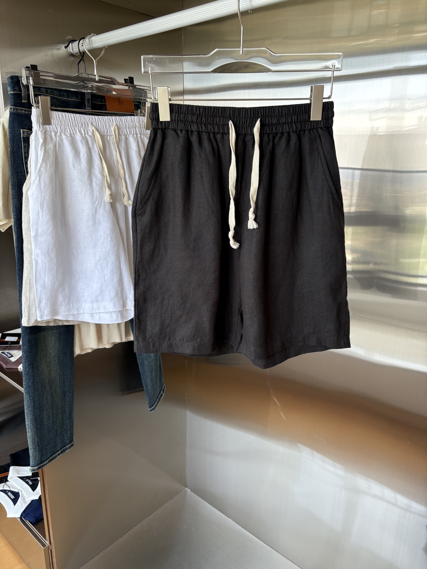 NO:473065,New pure linen simple and versatile thin breathable casual pinch pants, soft, comfortable and breathable & casual versatile color white, black, original terry color Size M-3xL, loro piana, alexander wang19860909L年夏季新款纯亚麻简约百搭薄款透气休闲五分裤,面料柔软舒适透气&休闲百搭 颜色白色、黑色、原麻色 尺码M-3xL,,loro piana,alexander wang,Men's clothing