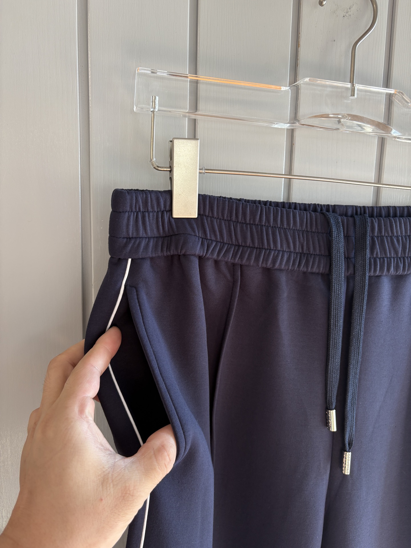 重磅推荐 男士套装 简约百搭款，不挑人穿，腰部松紧抽绳设计 出口订单标准，所有细节处理都非常到位；采用特