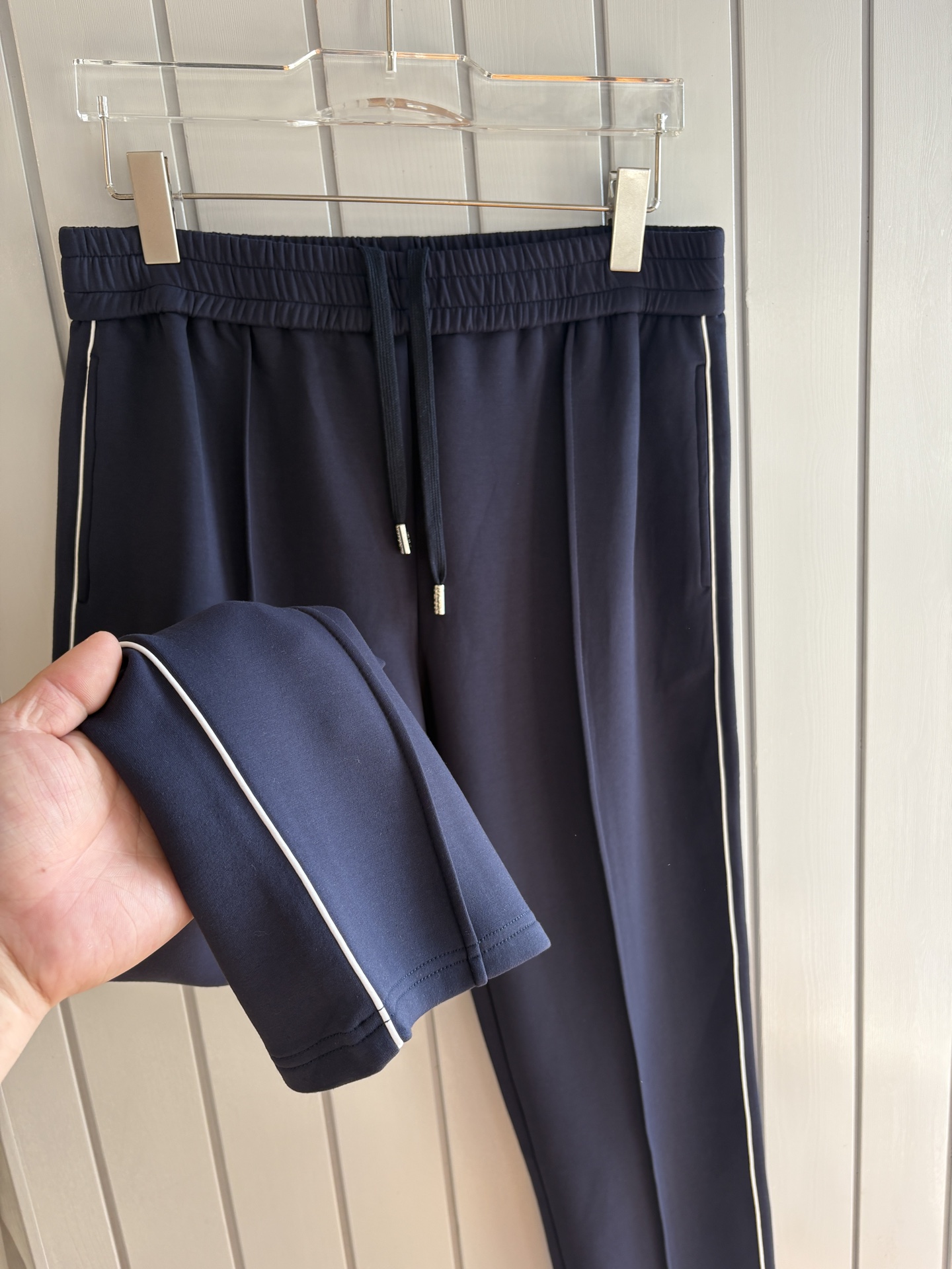 重磅推荐 男士套装 简约百搭款，不挑人穿，腰部松紧抽绳设计 出口订单标准，所有细节处理都非常到位；采用特