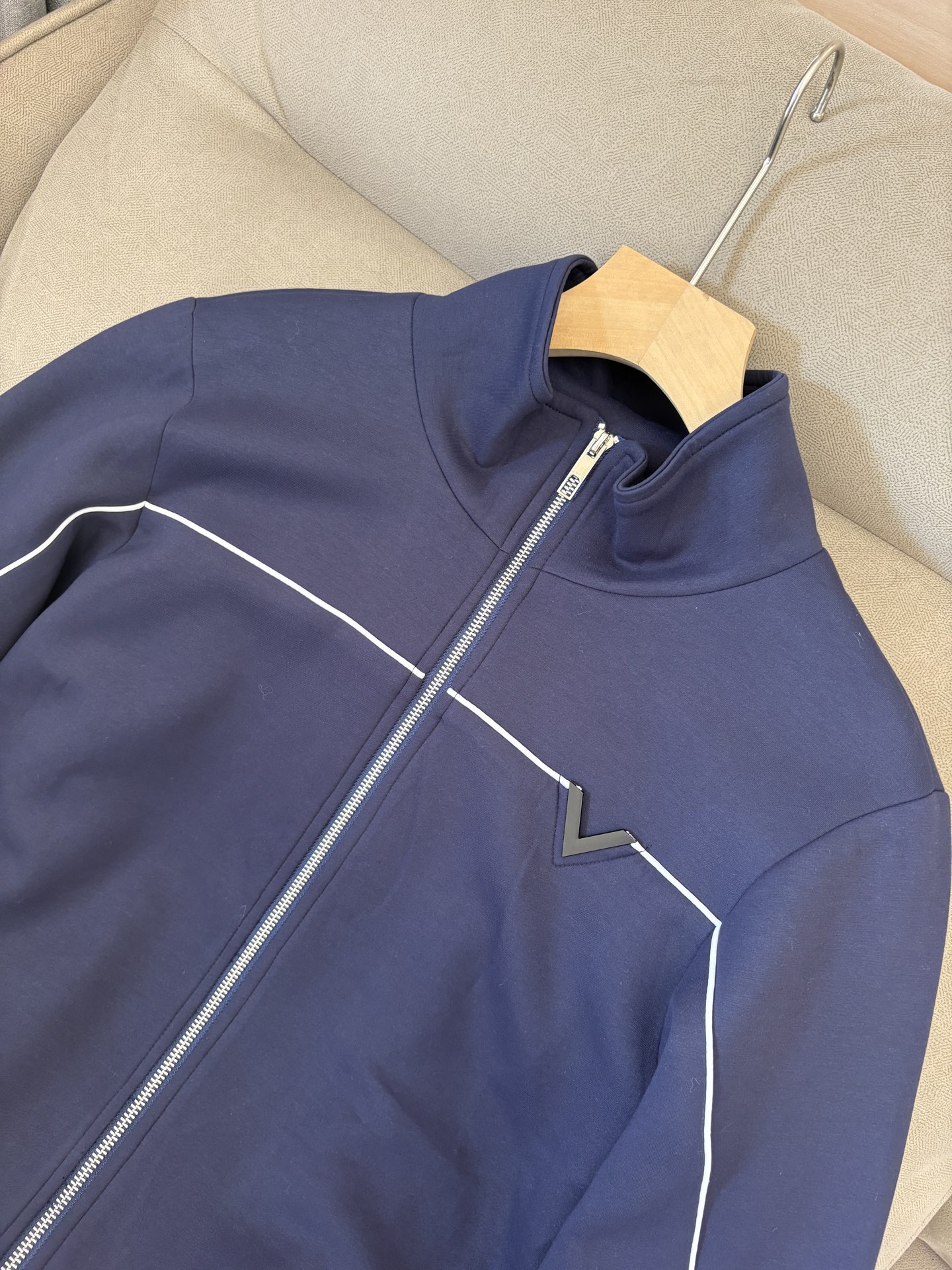 重磅推荐 男士套装 简约百搭款，不挑人穿，腰部松紧抽绳设计 出口订单标准，所有细节处理都非常到位；采用特