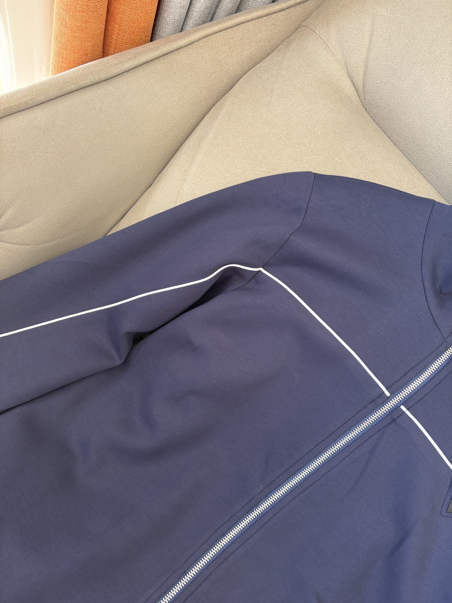 重磅推荐 男士套装 简约百搭款，不挑人穿，腰部松紧抽绳设计 出口订单标准，所有细节处理都非常到位；采用特