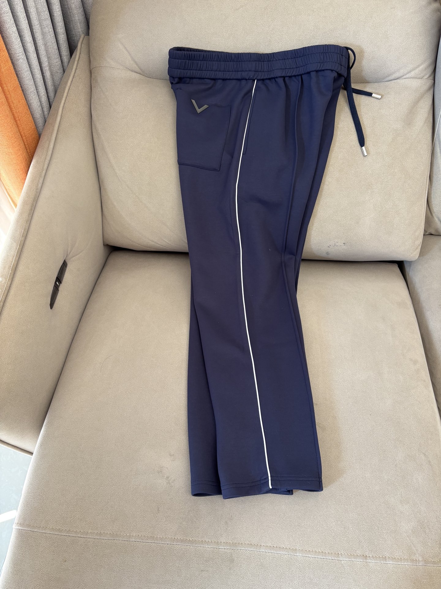 重磅推荐 男士套装 简约百搭款，不挑人穿，腰部松紧抽绳设计 出口订单标准，所有细节处理都非常到位；采用特