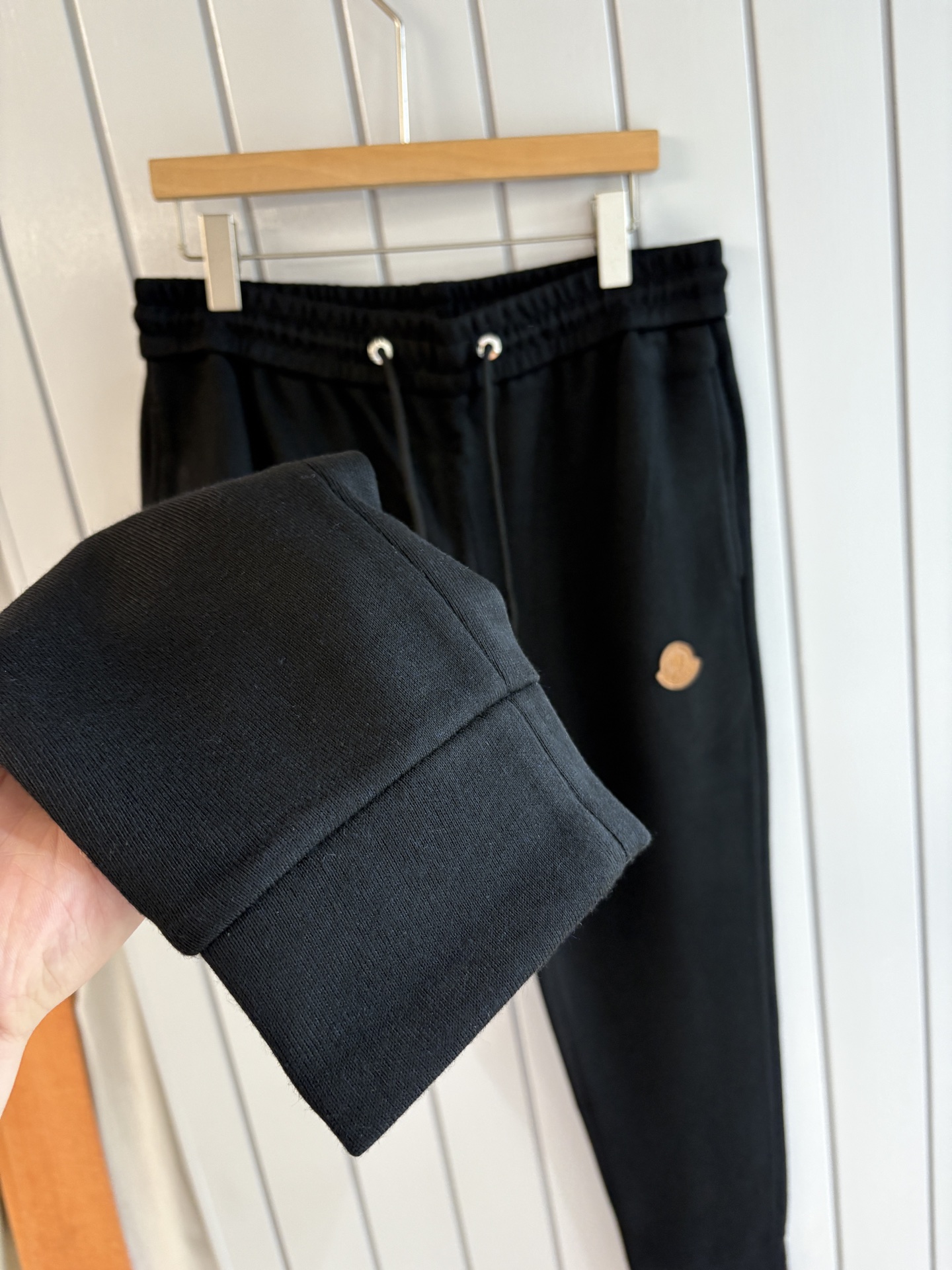 重磅推荐 男士套装 简约百搭款，不挑人穿，腰部松紧抽绳设计 出口订单标准，所有细节处理都非常到位；采用特