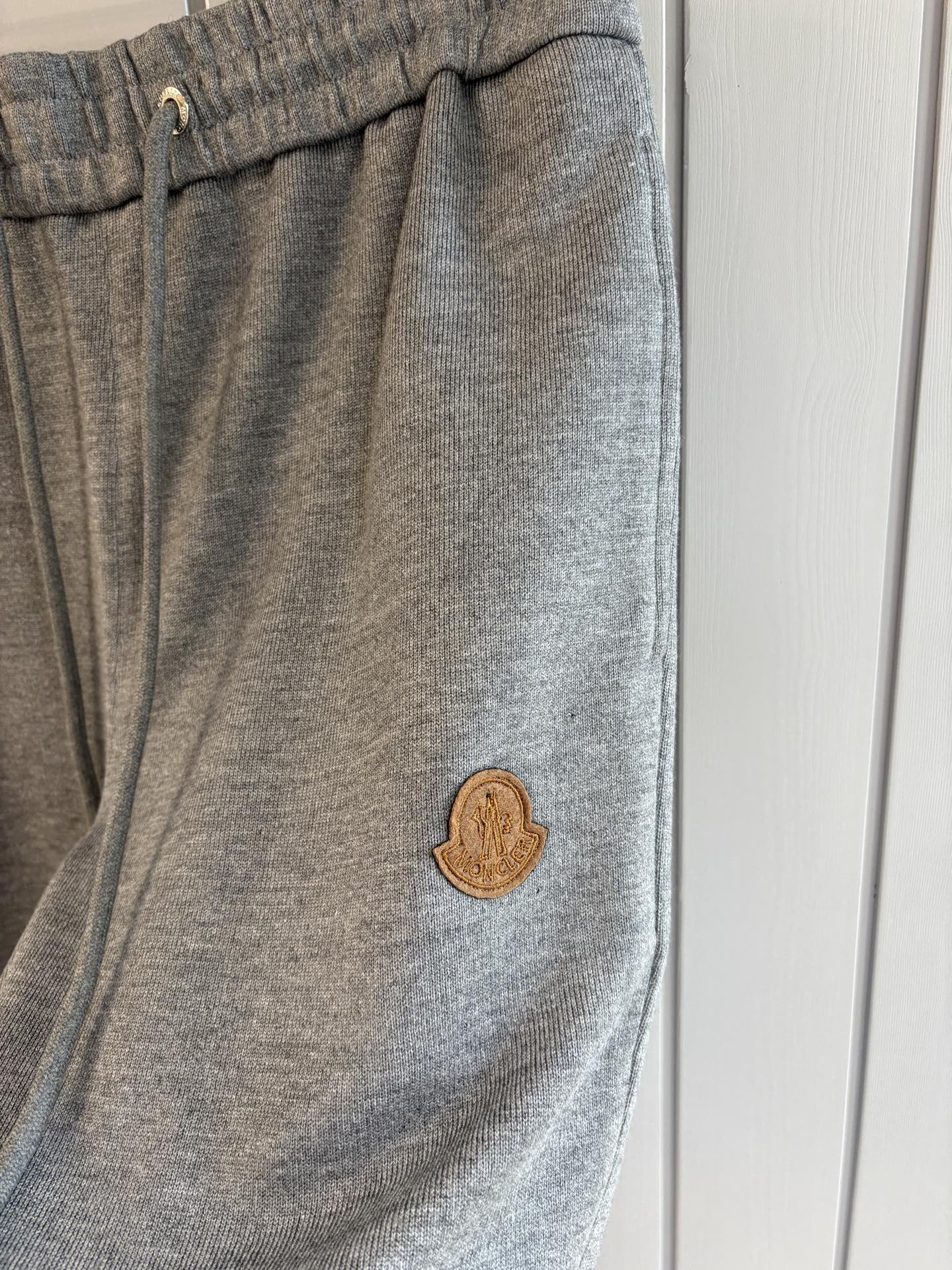 重磅推荐 男士套装 简约百搭款，不挑人穿，腰部松紧抽绳设计 出口订单标准，所有细节处理都非常到位；采用特