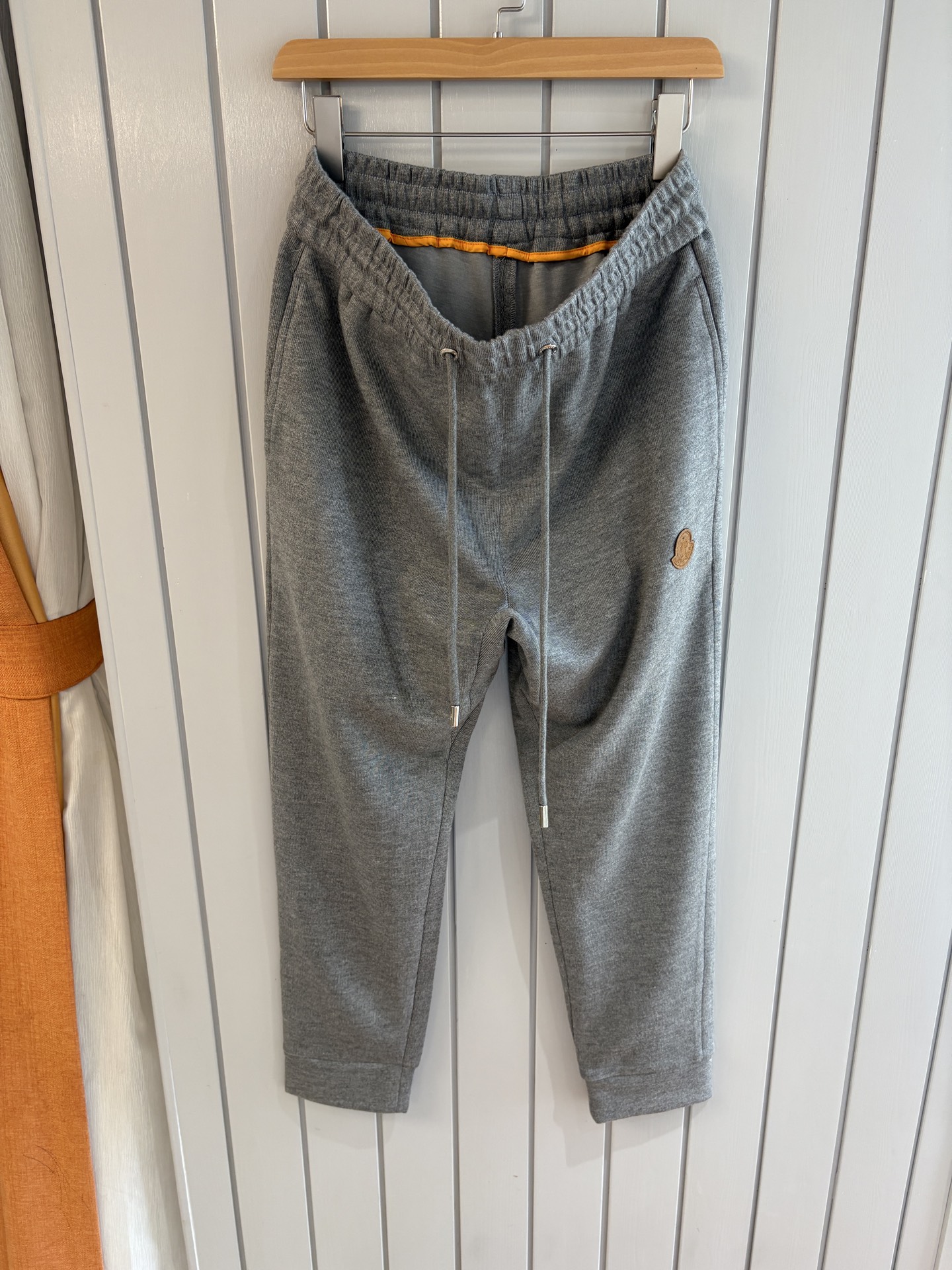 重磅推荐 男士套装 简约百搭款，不挑人穿，腰部松紧抽绳设计 出口订单标准，所有细节处理都非常到位；采用特