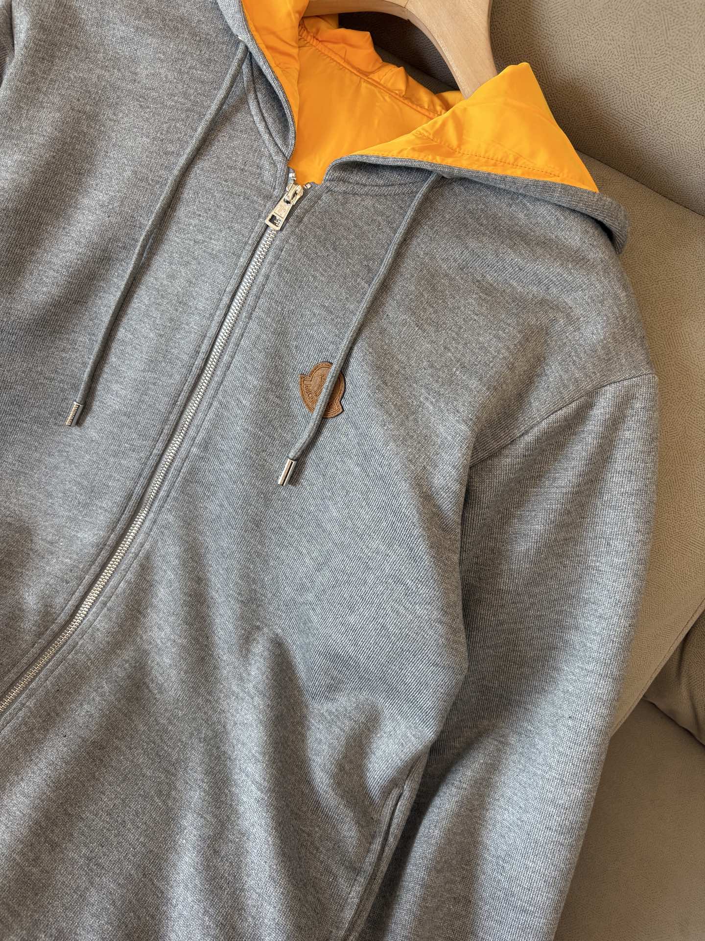 重磅推荐 男士套装 简约百搭款，不挑人穿，腰部松紧抽绳设计 出口订单标准，所有细节处理都非常到位；采用特