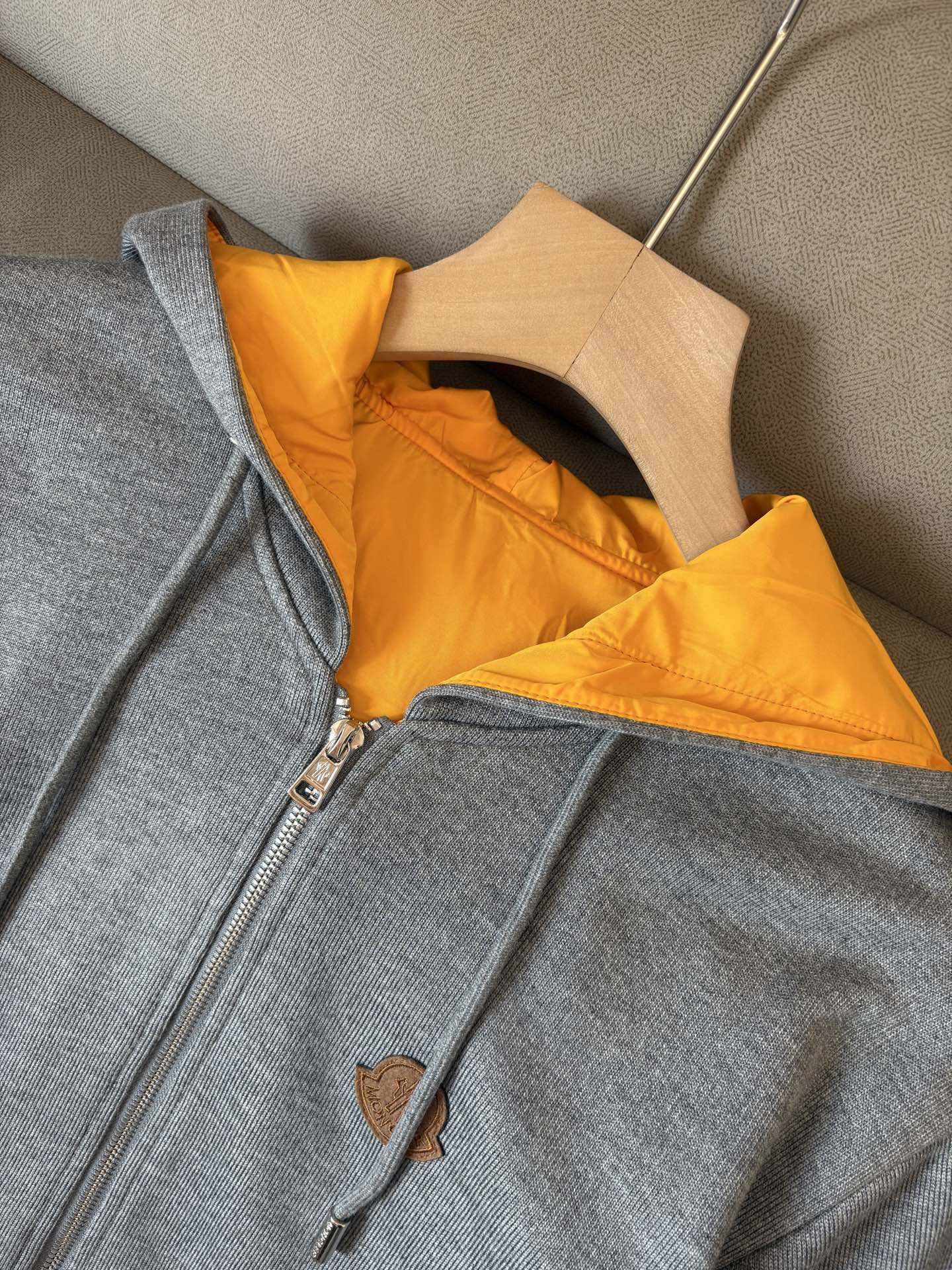 重磅推荐 男士套装 简约百搭款，不挑人穿，腰部松紧抽绳设计 出口订单标准，所有细节处理都非常到位；采用特